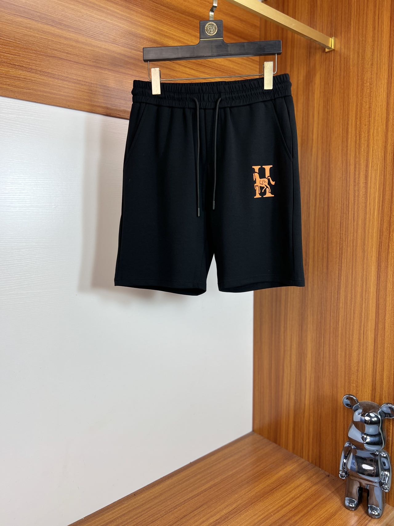 NO:469144,Hermes/Hermes 2025 spring and summer new product, complete three standards, elastic five-point casual pants and shorts, good products do not need to be introduced too much, look at the details, counter number M-XXXL 175/upper body suggestions L,,, hermes, hermes, shorts, alexander wang19860909Hermes/爱马仕 2025春夏新品 三标齐全 松紧带五分休闲裤短裤 好货不用过多介绍 看细节 专柜码数M-XXXL 175/上身建议L,,,hermes,hermes,shorts,alexander wang,Men's clothing