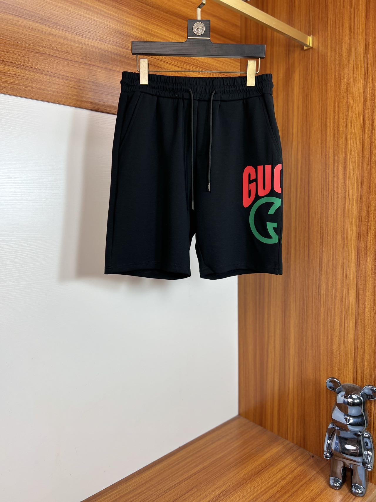 NO:469136,Gucci/Gucci 2025 spring and summer new product, complete three standards, elastic five-point casual pants and shorts, good products do not need to be introduced too much, look at the details, counter number M-XXXL 175/upper body suggestions L,,,gucci, shorts, alexander wang19860909Gucci/古奇 2025春夏新品 三标齐全 松紧带五分休闲裤短裤 好货不用过多介绍 看细节 专柜码数M-XXXL 175/上身建议L,,,gucci,shorts,alexander wang,Men's clothing