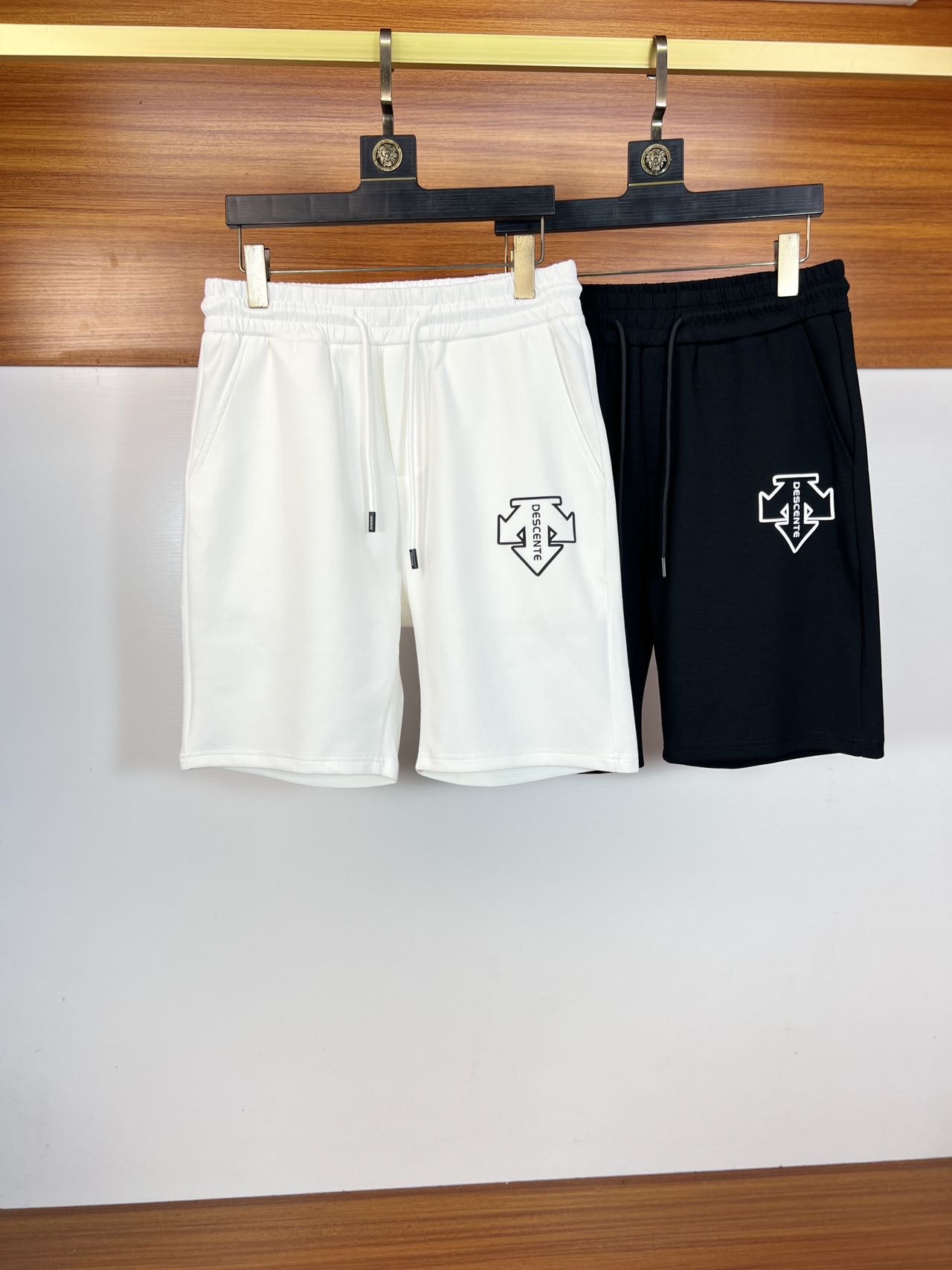 NO:419818,/Disante 2025 spring and summer new product, complete three standards, elastic five-point shorts, good products do not need to be introduced too much, look at the details, counter number M-XXXL 175/140 upper body suggestions L, shorts, alexander wang19860909/迪桑特 2025春夏新品 三标齐全 松紧带五分短裤 好货不用过多介绍 看细节 专柜码数M-XXXL 175/140上身建议L,,shorts,alexander wang,Men's clothing
