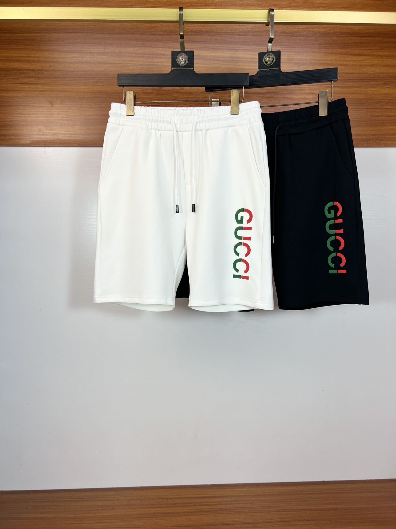 NO:419882,Gucci/Gucci 2025 spring and summer new product, complete three standards, elastic five-point shorts, good products do not need to be introduced too much, look at the details, counter number M-XXXL 175/140 upper body suggestions L, gucci, shorts, alexander wang19860909Gucci/古奇 2025春夏新品 三标齐全 松紧带五分短裤 好货不用过多介绍 看细节 专柜码数M-XXXL 175/140上身建议L,,gucci,shorts,alexander wang,Men's clothing