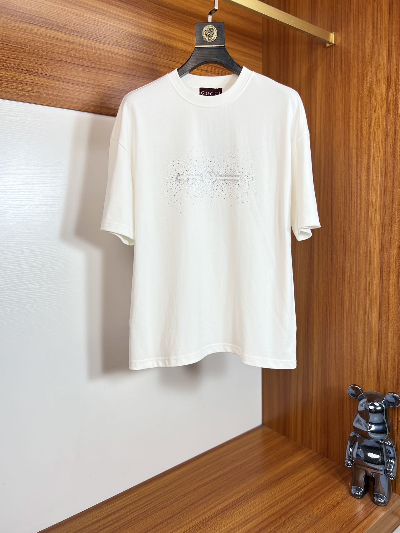 NO:419839,Gucci/Gucci 2025 spring and summer new product, complete three standards, round neck pure cotton short-sleeved T-shirt, don’t need to introduce too much good products, look at the details, counter number M-XXL 175/140 suggestion M,,gucci, T-shirt,tees, t-shirt,alexander wang19860909Gucci/古奇 2025春夏新品 三标齐全 圆领纯棉短袖T恤 好货不用过多介绍 看细节 专柜码数M-XXL 175/140建议M,,gucci,T-shirt,tees，t-shirt,alexander wang,Men's clothing