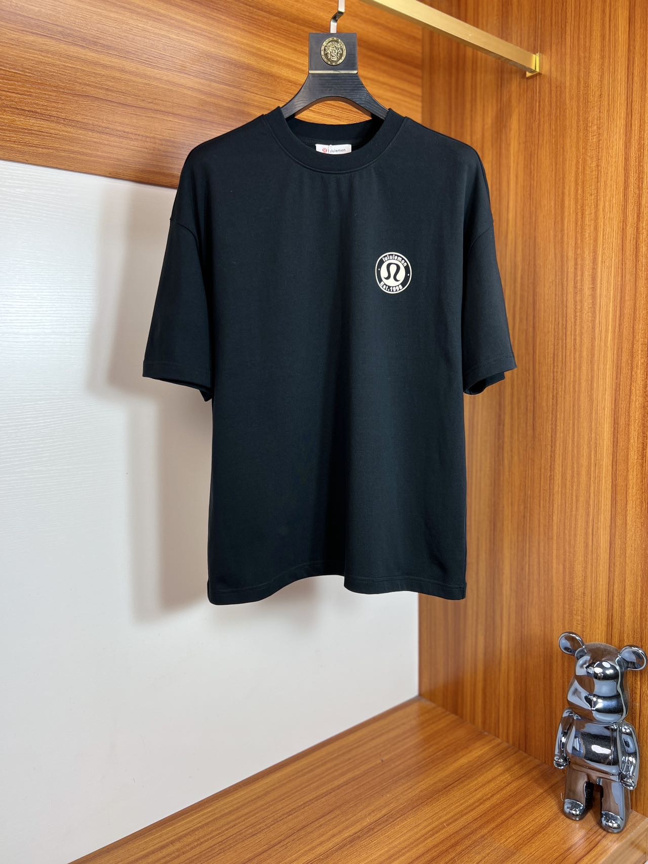 NO:415994,lulu 2025 spring and summer new product, complete three standards, round neck pure cotton short-sleeved T-shirt, no need to introduce too much good products, look at the details, counter code M-XXL 175/140 suggestion M,, T-shirt,tees, t-shirt,alexander wang19860909lulu 2025春夏新品 三标齐全 圆领纯棉短袖T恤 好货不用过多介绍 看细节 专柜码数M-XXL 175/140建议M,,T-shirt,tees，t-shirt,alexander wang,Men's clothing