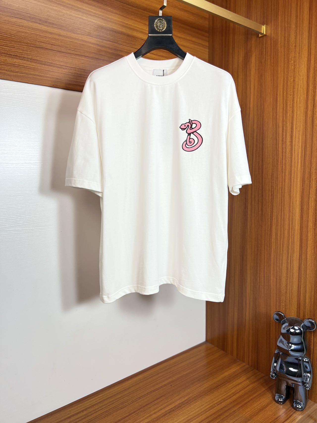 NO:415973,Burberry/Burberry 2025 Spring and Summer New Products, Complete Three Standards, Round Neck Pure Cotton Short-Sleeve T-shirts, Don’t need to introduce too much good products, look at the details, Counter Code M-XXL 175/140 Suggestions M,,burberry,burberry,T-shirt,tees,t-shirt,alexander wang19860909Burberry/巴宝莉 2025春夏新品 三标齐全 圆领纯棉短袖T恤 好货不用过多介绍 看细节 专柜码数M-XXL 175/140建议M,,burberry,burberry,T-shirt,tees，t-shirt,alexander wang,Men's clothing