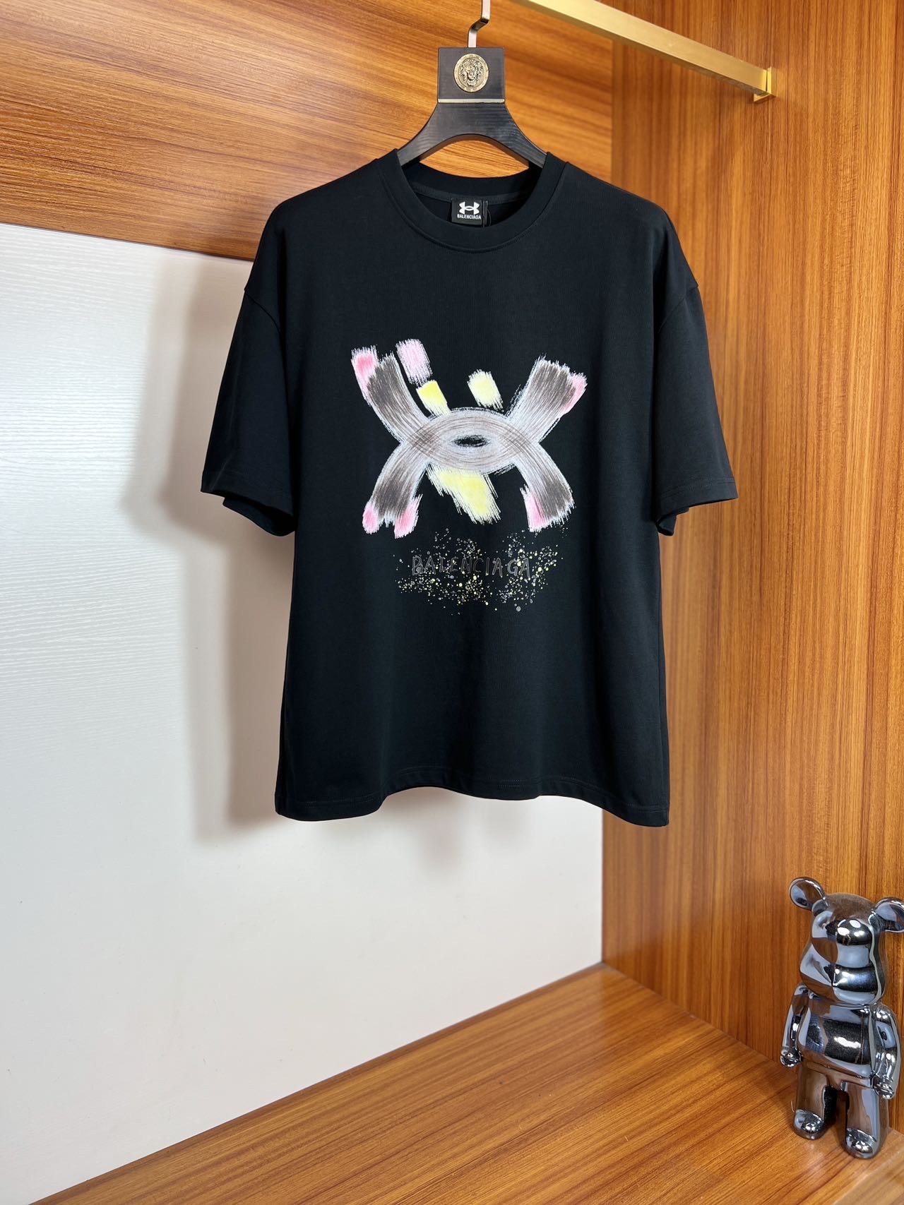 NO:419808,Balenciaga/Balenciaga Spring and Summer 2025 New Products, Three Standards, Round Neck Pure Cotton Short-Sleeved T-Shirts, Don’t need to introduce too much good products, look at the details, Counter Code M-XXL 175/140 Suggestions M,,balenciaga,balenciaga,T-shirt,tees,t-shirt,alexander wang19860909Balenciaga/巴黎世家 2025春夏新品 三标齐全 圆领纯棉短袖T恤 好货不用过多介绍 看细节 专柜码数M-XXL 175/140建议M,,balenciaga,balenciaga,T-shirt,tees，t-shirt,alexander wang,Men's clothing