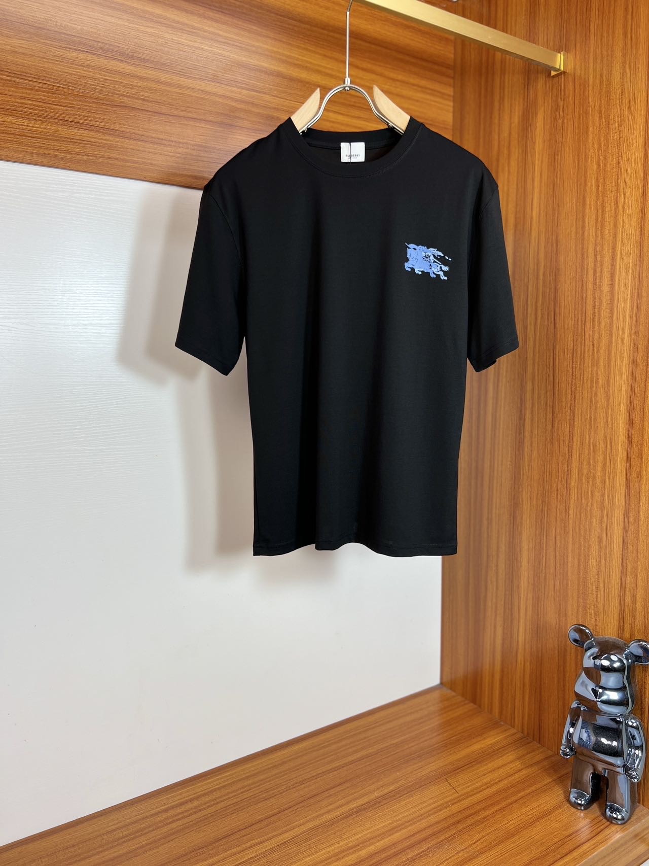 NO:469035,Burberry/Burberry New Spring and Summer Products Complete Three Standards Round-neck Mercerized Cotton Short-sleeved T-shirts Don't need to introduce too much good products See details Counter code M-XXXL 175/Suggestions L, burberry, burberry, T-shirt, tees, t-shirt, alexander wang19860909Burberry/巴宝莉 春夏新品 三标齐全 圆领丝光棉短袖T恤 好货不用过多介绍 看细节 专柜码数M-XXXL 175/建议L,,burberry,burberry,T-shirt,tees，t-shirt,alexander wang,Men's clothing