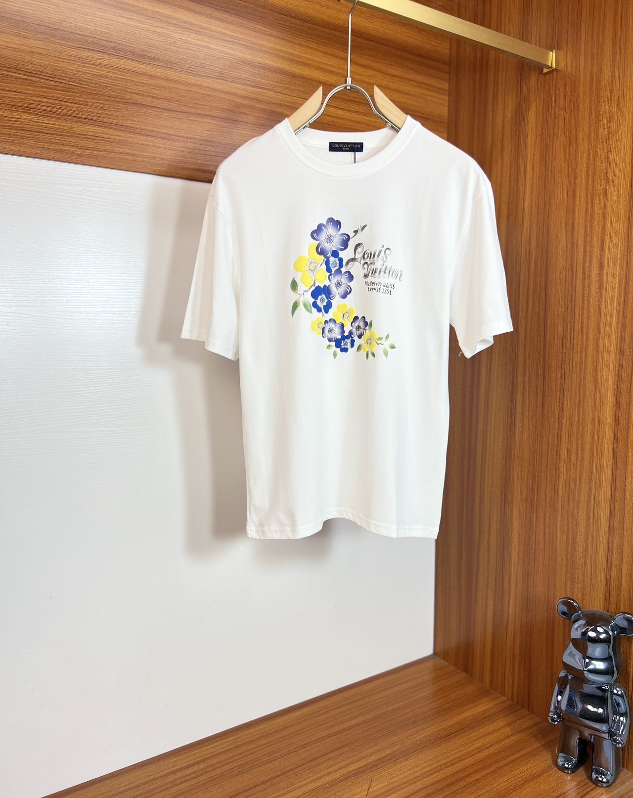 NO:469159,LV/Louis Vuitton 2025 Spring and Summer New Products, Complete Three Standards, Round Neck Mercerized Cotton Short-Sleeve T-Shirts, Don’t need to introduce too much good products, look at the details, Counter Code M-XXXL 175/Suggestions, L,,louis vuitton,louis vuitton,T-shirt,tees,t-shirt,alexander wang19860909LV/路易威登 2025春夏新品 三标齐全 圆领丝光棉短袖T恤 好货不用过多介绍 看细节 专柜码数M-XXXL 175/建议L,,louis vuitton,louis vuitton,T-shirt,tees，t-shirt,alexander wang,Men's clothing