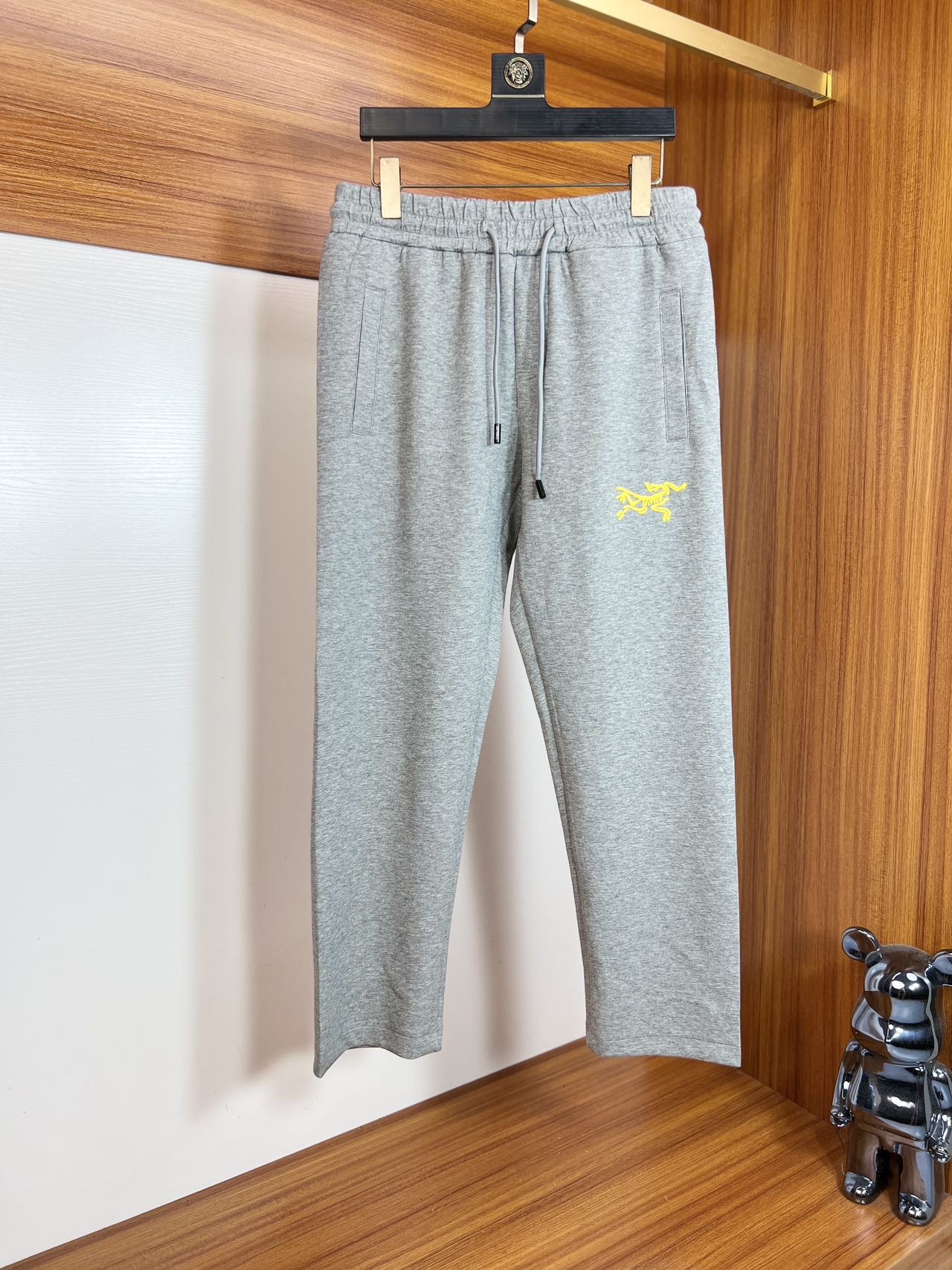 NO:509736,Arc/Architecture Bird 2025 Spring and Summer New Products, Complete Three Standards, Elastic Pants, Casual Pants, Don’t need to introduce too much good products, look at the details, Counter code M-XXXL 175/140 Upper body L, arc'teryx, alexander wang19860909Arc/始祖鸟 2025春夏新品 三标齐全 松紧裤 休闲裤 好货不用过多介绍 看细节 专柜码数M-XXXL 175/140上身L,arc'teryx,alexander wang,Men's clothing