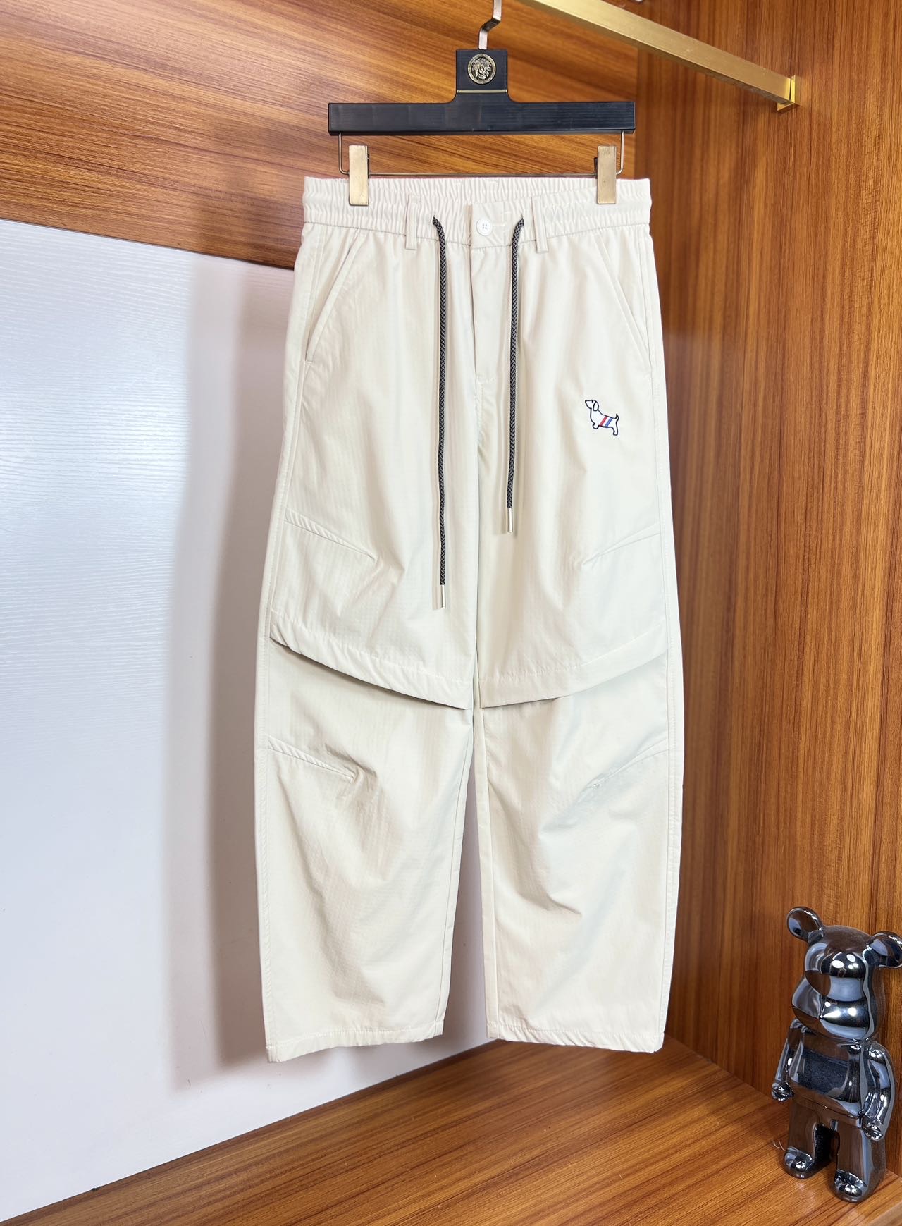 NO:423139,TB 2025 Spring and Summer New Products, Complete Three Standards, Casual Working Pants, Don’t need to introduce too much good products, look at the details, Counter code S-XXL 175/140 Upper body suggestion M,,alexander wang19860909TB 2025春夏新品 三标齐全 休闲工装裤 好货不用过多介绍 看细节 专柜码数S-XXL 175/140上身建议M,,alexander wang,Men's clothing