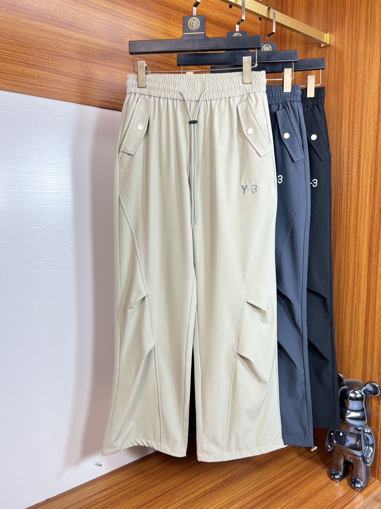 NO:441493,Y3 Spring and summer new products, complete three standards, casual work pants, good products, no need to introduce too much, look at the details, counter code S-XXL 175/140 upper body M,,alexander wang19860909Y3 春夏新品 三标齐全 休闲工装裤 好货不用过多介绍 看细节 专柜码数S-XXL 175/140上身M,,alexander wang,Men's clothing