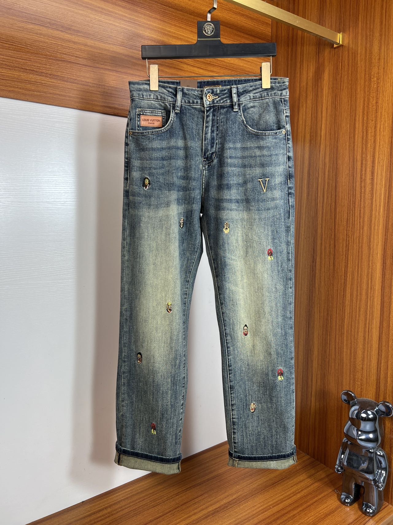 NO:441501,LV/Louis Vuitton Spring and summer new products, complete three standards, jeans, good products, don't need to be introduced too much, look at the details, counter number 29-38 175/140 upper body 32,,louis vuitton,louis vuitton,jeans,alexander wang19860909LV/路易威登 春夏新品 三标齐全 牛仔裤 好货不用过多介绍 看细节 专柜码数29-38 175/140上身32码,,louis vuitton,louis vuitton,jeans,alexander wang,Men's clothing