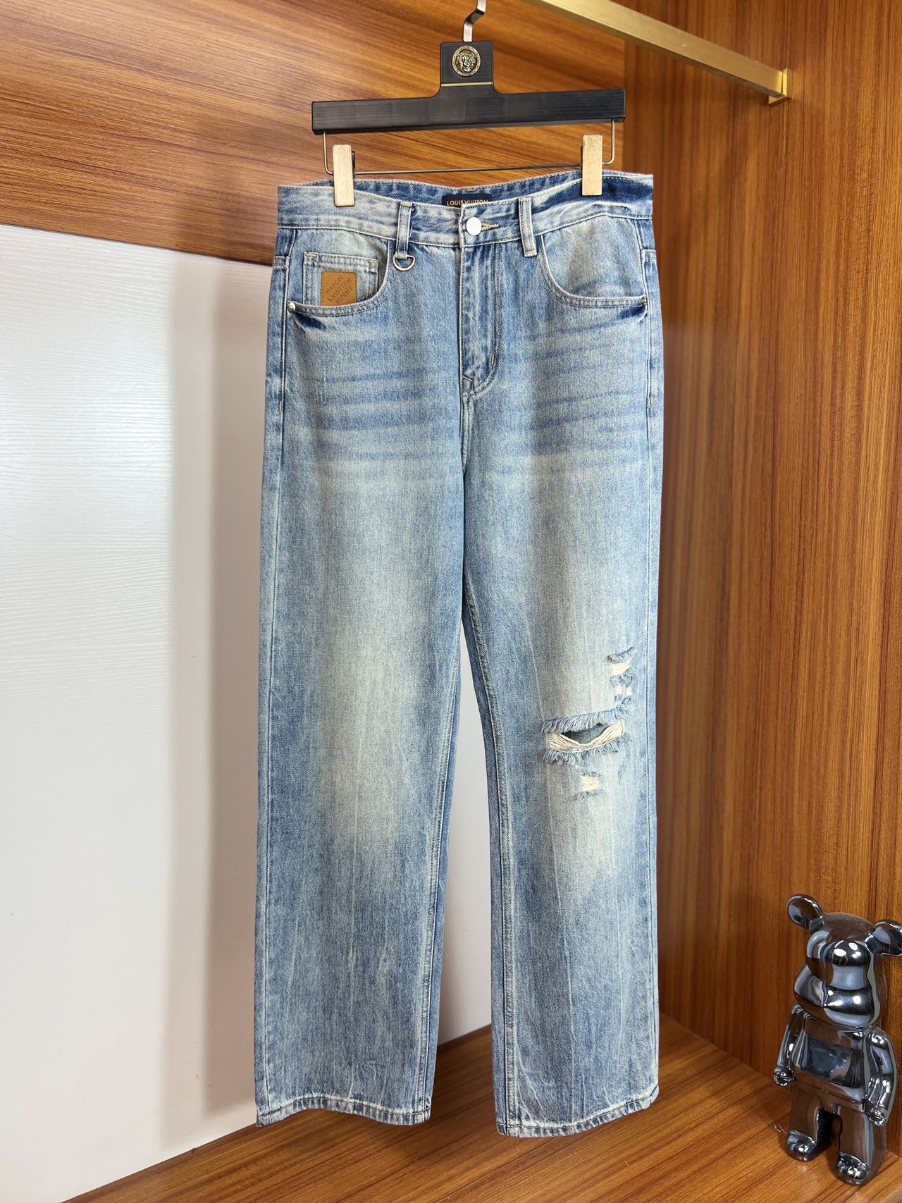 NO:441475,LV/Louis Vuitton Spring and summer new products, complete three standards, jeans, good products, don't need to be introduced too much, look at the details, counter number 29-38 175/140 upper body 32,,louis vuitton,louis vuitton,jeans,alexander wang19860909LV/路易威登 春夏新品 三标齐全 牛仔裤 好货不用过多介绍 看细节 专柜码数29-38 175/140上身32码,,louis vuitton,louis vuitton,jeans,alexander wang,Men's clothing