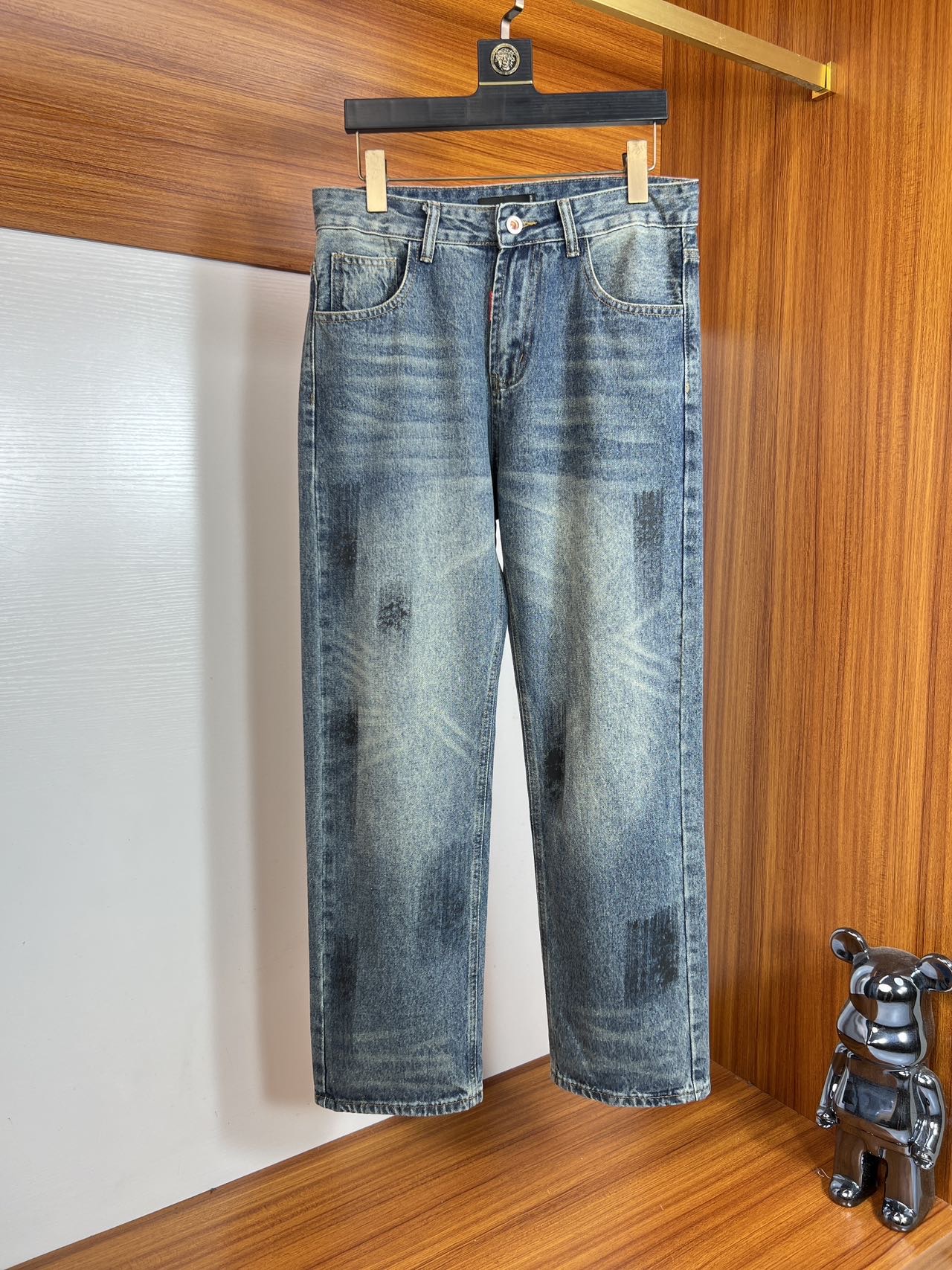 NO:441481,DQ2 Spring and summer new products, complete three standards, jeans, good products, don't need to introduce too much, look at the details, counter number 29-38, 175/140, upper body 32, jeans, alexander wang19860909DQ2 春夏新品 三标齐全 牛仔裤 好货不用过多介绍 看细节 专柜码数29-38 175/140上身32码,,jeans,alexander wang,Men's clothing