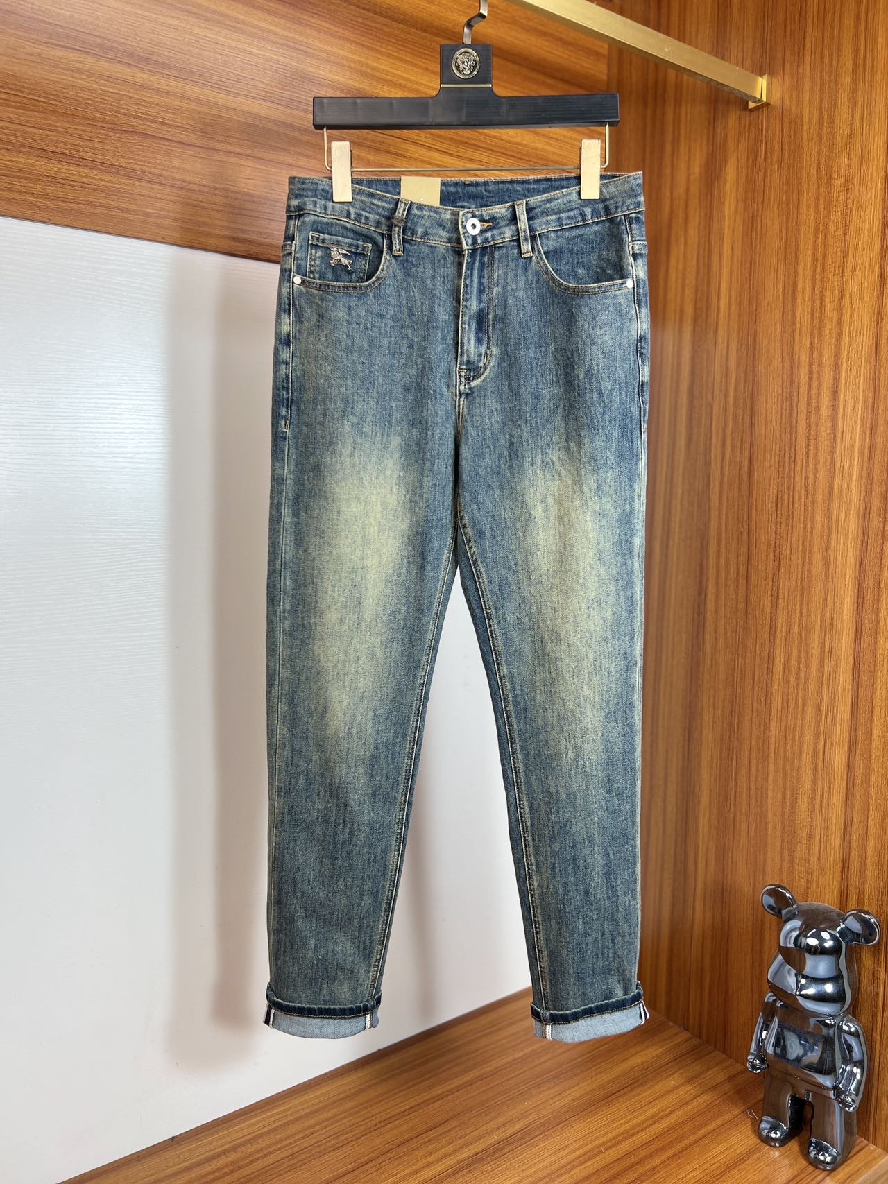 NO:441566,Burberry/Burberry 2025 Spring and Summer New Products, Complete Three Standards, Jeans, Good Products, Don’t need to introduce too much, look at the details, Counter codes 29-38, 175/140, 32 upper body sizes,,burberry,burberry,jeans,alexander wang19860909Burberry/巴宝莉 2025春夏新品 三标齐全 牛仔裤 好货不用过多介绍 看细节 专柜码数29-38 175/140上身32码,,burberry,burberry,jeans,alexander wang,Men's clothing