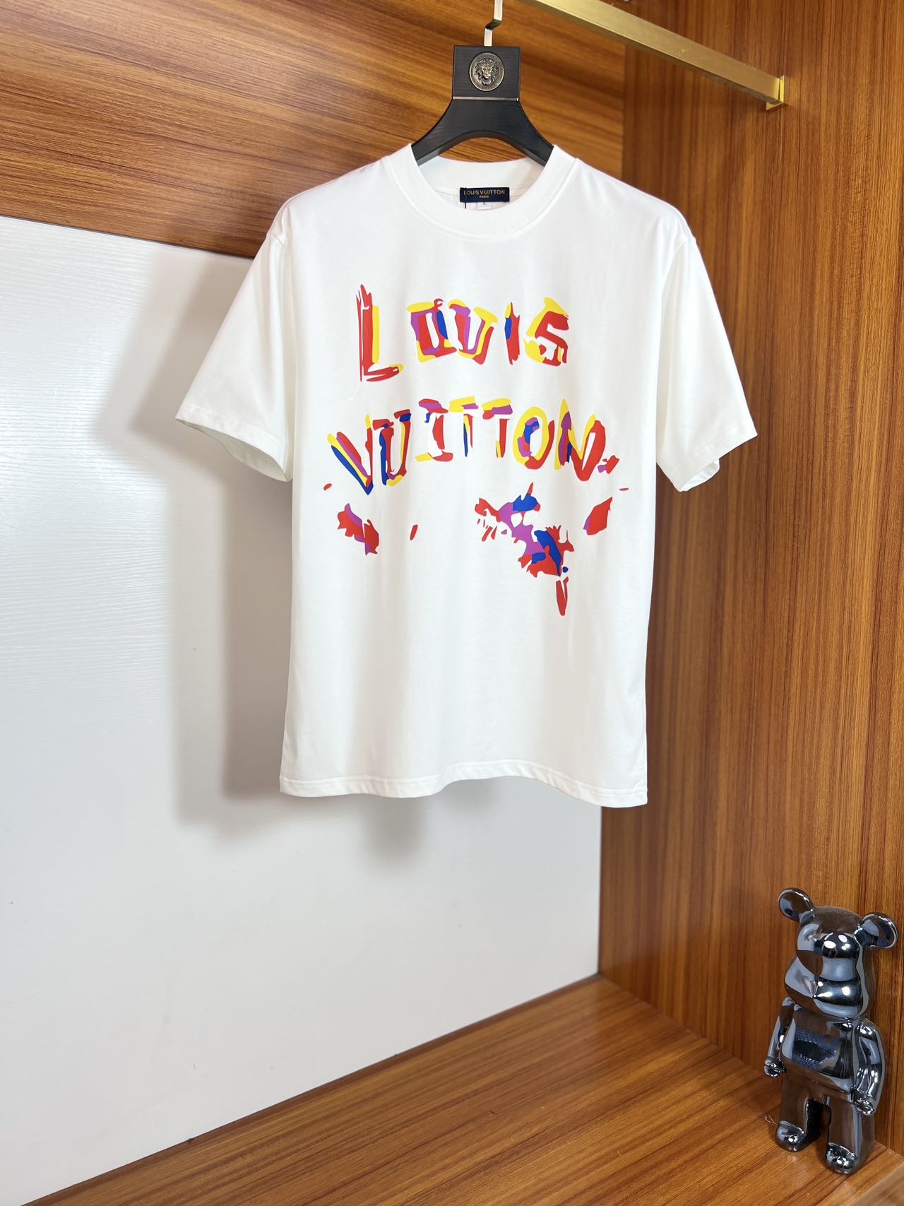 NO:469180,LV/Louis Vuitton 2025 Spring and Summer New Products, Three Standards, Round Neck Pure Cotton Short-Sleeve T-Shirts, Don’t need to introduce too much good products, look at the details, Counter Code M-XXXXL 175/Suggestions,,louis vuitton,louis vuitton,T-shirt,tees,t-shirt,alexander wang19860909LV/路易威登 2025春夏新品 三标齐全 圆领纯棉短袖T恤 好货不用过多介绍 看细节 专柜码数M-XXXXL 175/建议L,,louis vuitton,louis vuitton,T-shirt,tees，t-shirt,alexander wang,Men's clothing
