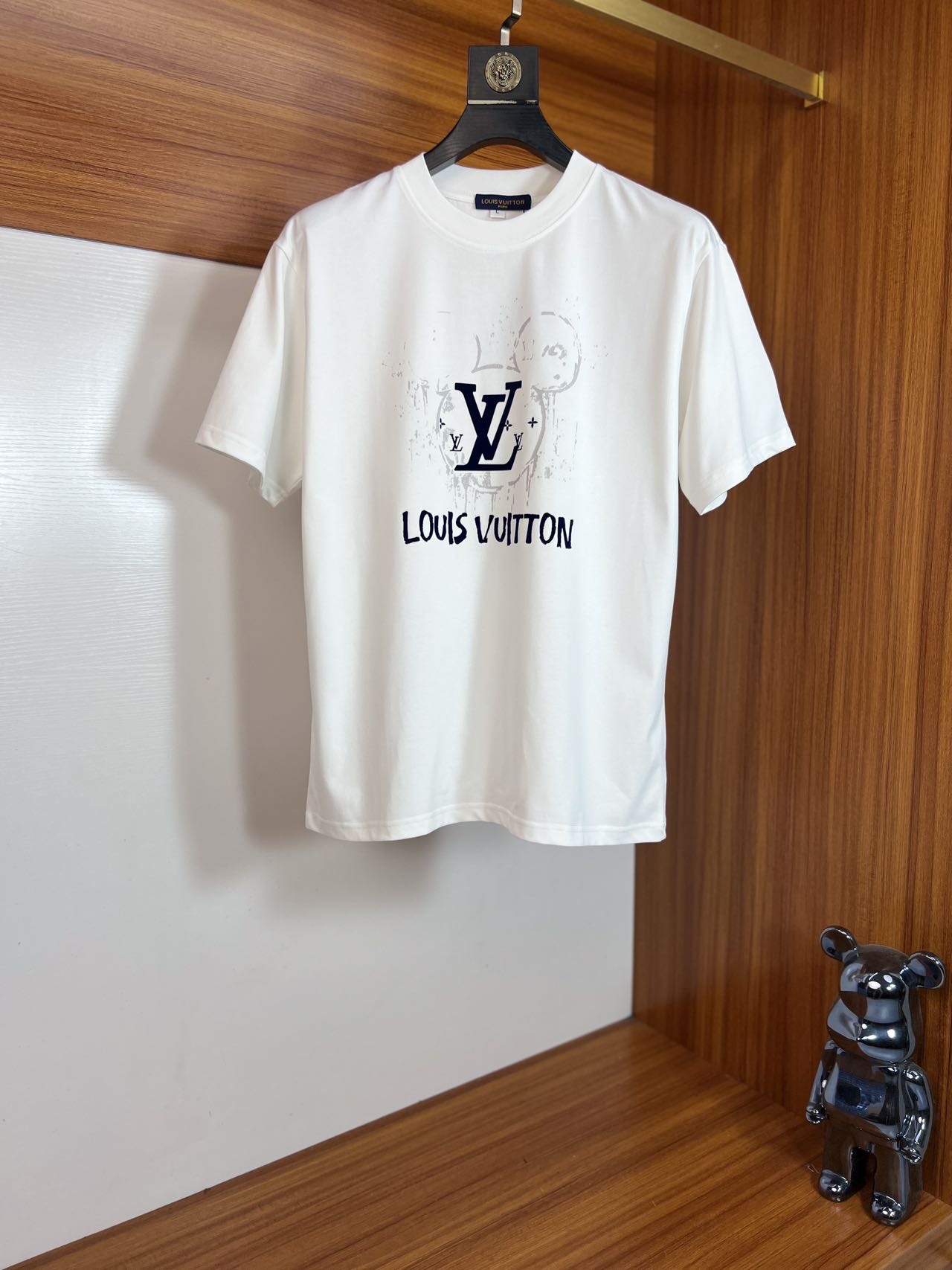NO:469122,LV/Louis Vuitton 2025 Spring and Summer New Products, Three Standards, Round Neck Pure Cotton Short-Sleeve T-Shirts, Don’t need to introduce too much good products, look at the details, Counter Code M-XXXXL 175/Suggestions,,louis vuitton,louis vuitton,T-shirt,tees,t-shirt,alexander wang19860909LV/路易威登 2025春夏新品 三标齐全 圆领纯棉短袖T恤 好货不用过多介绍 看细节 专柜码数M-XXXXL 175/建议L,,louis vuitton,louis vuitton,T-shirt,tees，t-shirt,alexander wang,Men's clothing