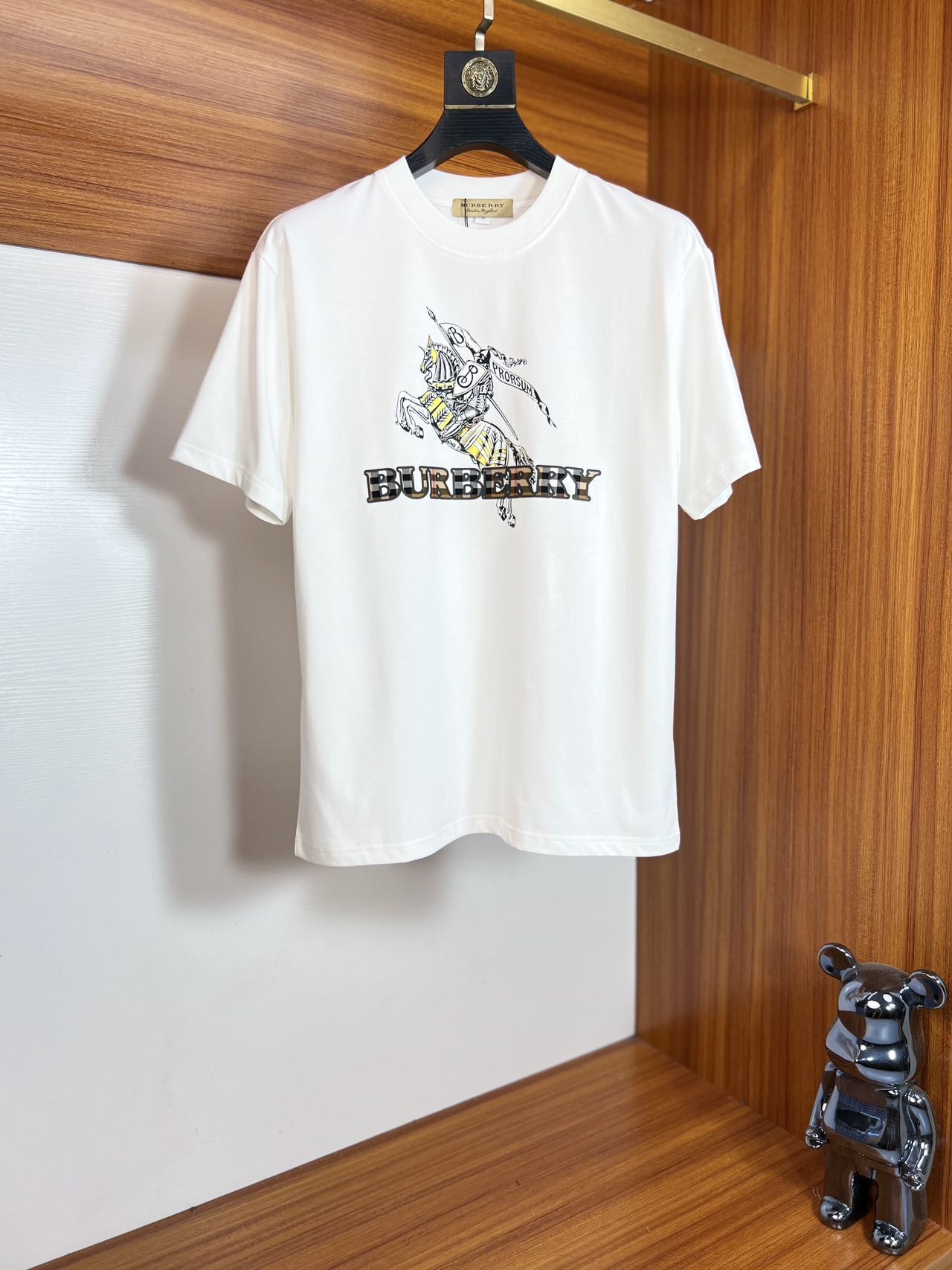 NO:469138,Burberry/Burberry 2025 Spring and Summer New Products, Complete Three Standards, Round Neck Pure Cotton Short-Sleeve T-shirts, Don’t need to introduce too much good products, look at the details, Counter Code M-XXXXL 175/Suggestions, burberry, burberry, T-shirt, tees, t-shirt, alexander wang19860909Burberry/巴宝莉 2025春夏新品 三标齐全 圆领纯棉短袖T恤 好货不用过多介绍 看细节 专柜码数M-XXXXL 175/建议L,,burberry,burberry,T-shirt,tees，t-shirt,alexander wang,Men's clothing