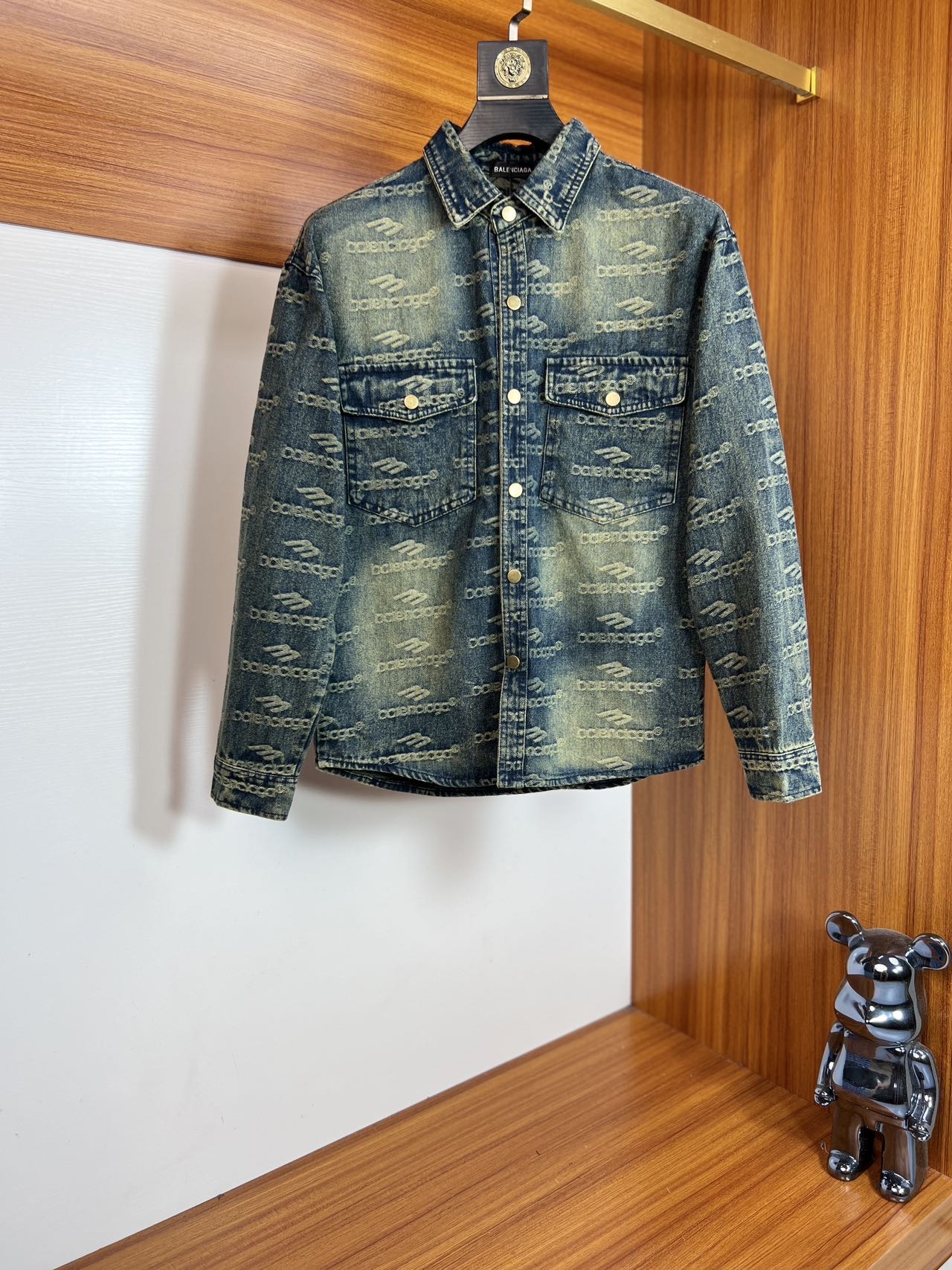 NO:465703,Balenciaga/Balenciaga New products for spring and summer 2025 are available in new products, complete three standards, denim jackets, no need to introduce too much good products, look at the details, counter number M-XXXL /140 suggestions L,,balenciaga,balenciaga,jackets & coats,jackets & coats,alexander wang19860909Balenciaga/巴黎世家 2025年春夏新品上新 三标齐全 牛仔外套夹克 好货不用过多介绍 看细节 专柜码数M-XXXL /140建议L,,balenciaga,balenciaga,jackets & coats,jackets & coats,alexander wang,Men's clothing