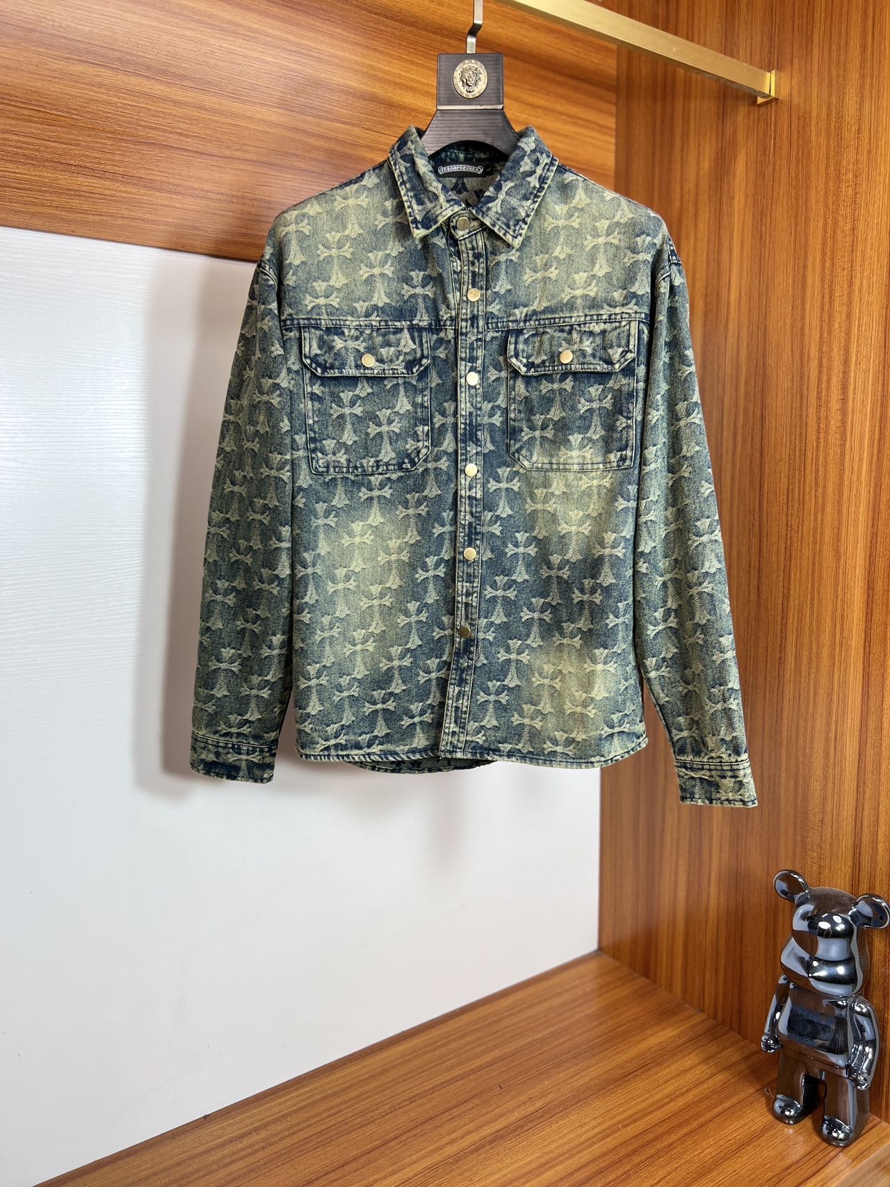 NO:465674,ch/Croxin 2025 new spring and summer new products are available, complete three standards, denim jackets, no need to introduce too much good products, look at the details, counter code M-XXXL /140 suggestions L,,chrome hearts, jackets & coats, jackets & coats, alexander wang19860909ch/克罗心 2025年春夏新品上新 三标齐全 牛仔外套夹克 好货不用过多介绍 看细节 专柜码数M-XXXL /140建议L,,chrome hearts,jackets & coats,jackets & coats,alexander wang,Men's clothing