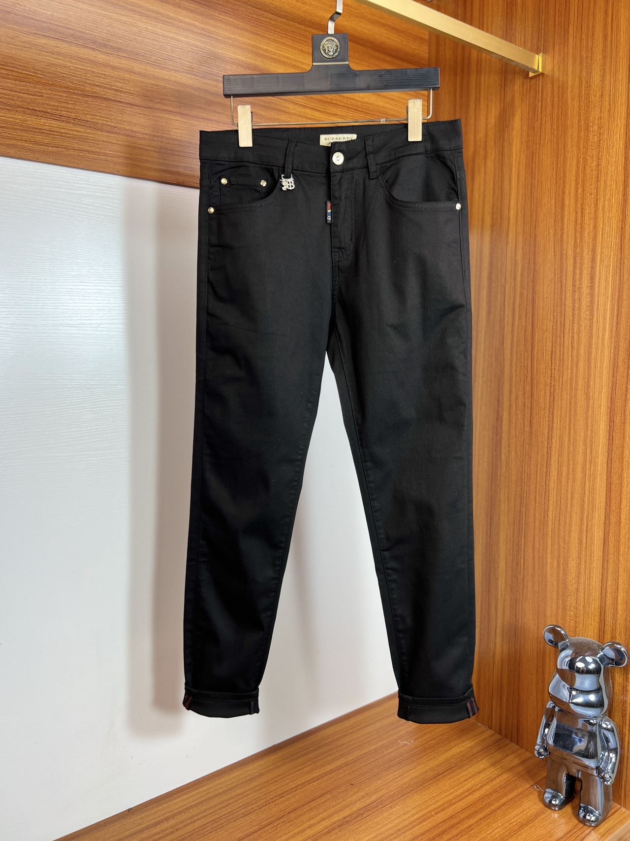 NO:471753,Burberry/Burberry 2025 Spring and Summer New Products, Complete Three Standards, Jeans, Don’t need to introduce too much good products, look at the details, the counter number is 29-38 / 140 upper body 32,,burberry,burberry,jeans,alexander wang19860909Burberry/巴宝莉 2025春夏新品 三标齐全 牛仔裤 好货不用过多介绍 看细节 专柜码数29-38 /140上身32码,,burberry,burberry,jeans,alexander wang,Men's clothing