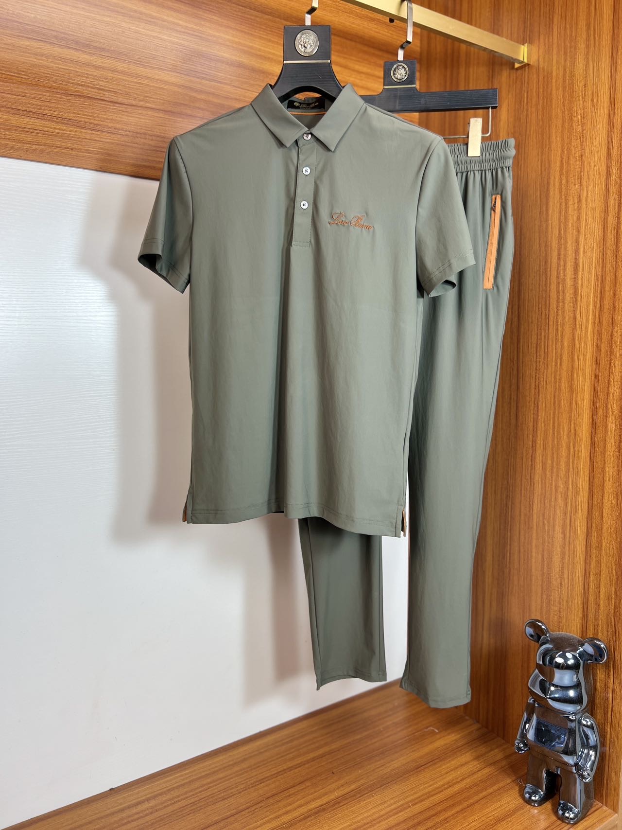 NO:471769,LP Spring and summer new products, complete three standards, set, good products do not need to be introduced too much, look at the details, counter code M-XXXXL /140 upper body L,,loro piana,alexander wang19860909LP 春夏新品 三标齐全 套装 好货不用过多介绍 看细节 专柜码数M-XXXXL /140上身L,,loro piana,alexander wang,Men's clothing