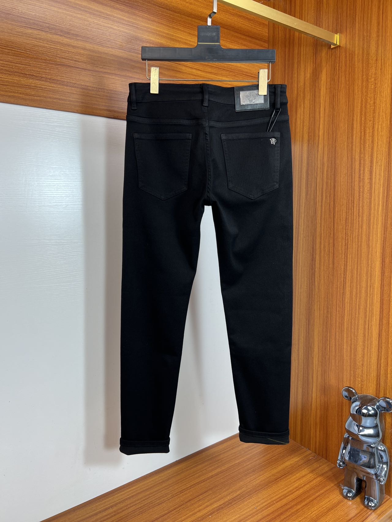 NO:521718,Versace/Versace 2025 autumn and winter new products, complete three standards, jeans, good products, don't need to be introduced too much, look at the details, counter code number 29-38 / 140 upper body 32,,versace,versace,jeans,alexander wang19860909Versace/范思哲 2025秋冬新品 三标齐全 牛仔裤 好货不用过多介绍 看细节 专柜码数29-38 /140上身32码,,versace,versace,jeans,alexander wang,Men's clothing