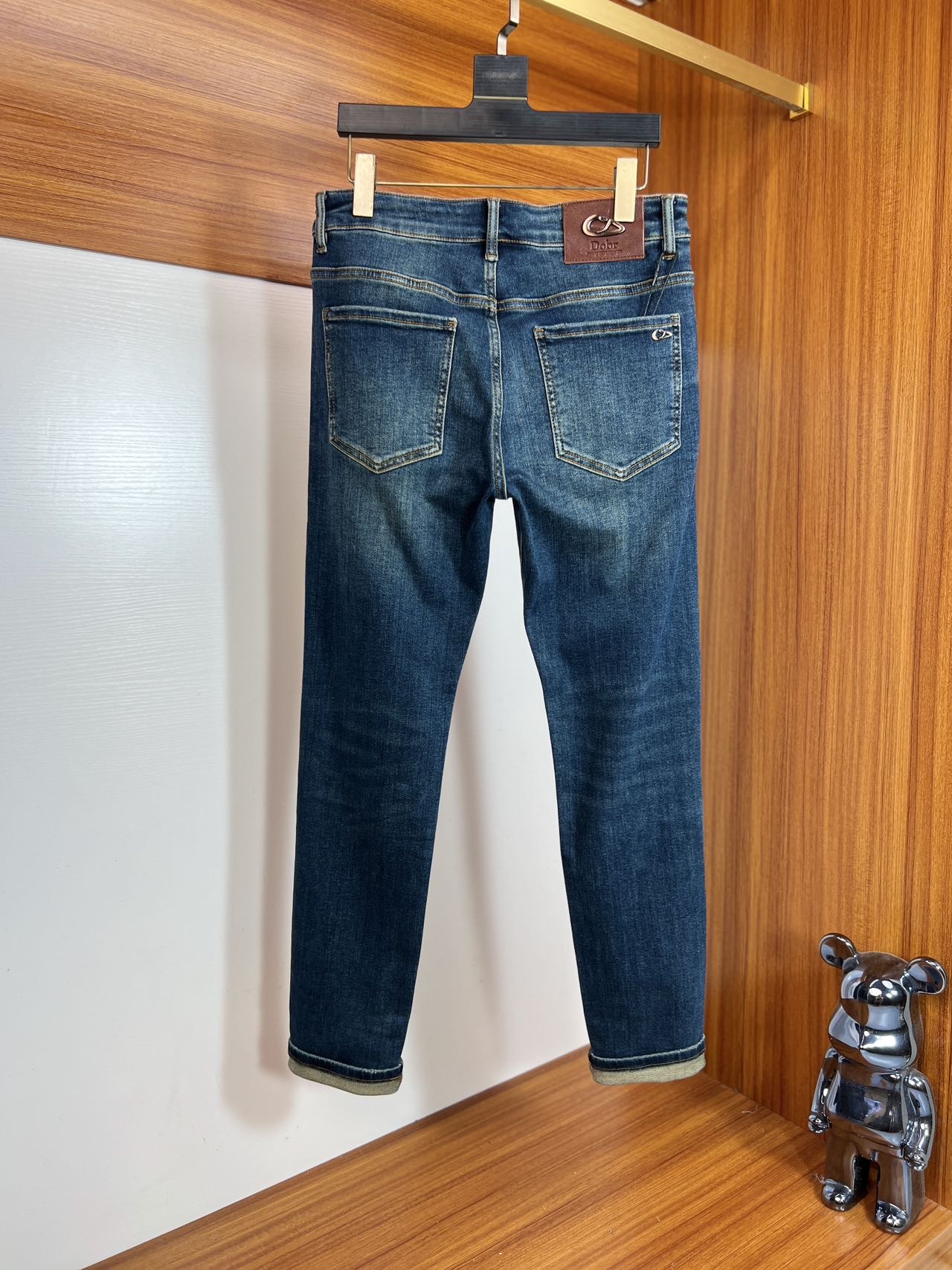 NO:521728,Dior 2025 autumn and winter new products, complete three standards, jeans, good products, don't need to introduce too much, look at the details, counter number 29-38, 175/140 upper body 32,,dior,jeans,alexander wang19860909迪奥 2025秋冬新品 三标齐全 牛仔裤 好货不用过多介绍 看细节 专柜码数29-38 175/140上身32码,,dior,jeans,alexander wang,Men's clothing