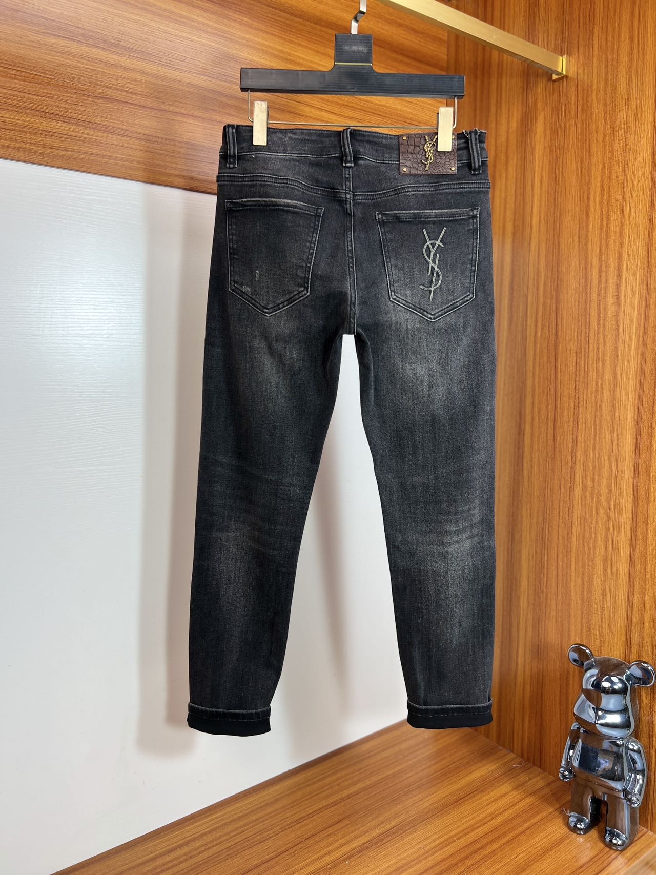 NO:521731,Saint Laurent 2025 autumn and winter new products, complete three standards, jeans, good products, don't need to be introduced too much, look at the details, counter number 29-38, 175/140, upper body 32,, saint laurent, jeans, alexander wang19860909圣罗兰 2025秋冬新品 三标齐全 牛仔裤 好货不用过多介绍 看细节 专柜码数29-38 175/140上身32码,,saint laurent,jeans,alexander wang,Men's clothing