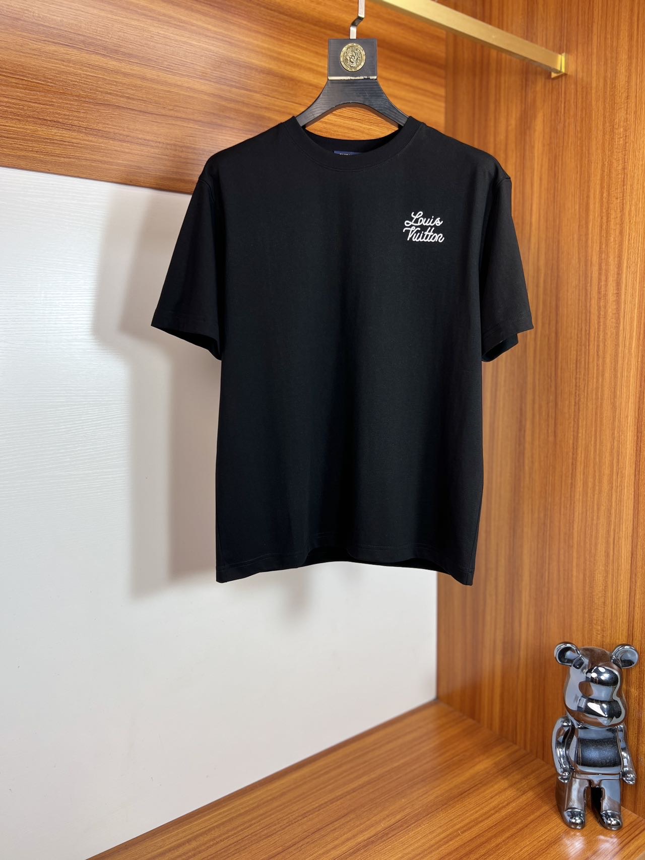 NO:480156,LV/Louis Vuitton Spring and summer new products, complete three standards, round neck pure cotton short-sleeved T-shirt, don't need to introduce too much good products, look at the details, counter code M-XXXL 175/140 Suggestions,,louis vuitton,louis vuitton,T-shirt,tees,t-shirt,alexander wang19860909LV/路易威登 春夏新品 三标齐全 圆领纯棉短袖T恤 好货不用过多介绍 看细节 专柜码数M-XXXL 175/140建议L,,louis vuitton,louis vuitton,T-shirt,tees，t-shirt,alexander wang,Men's clothing