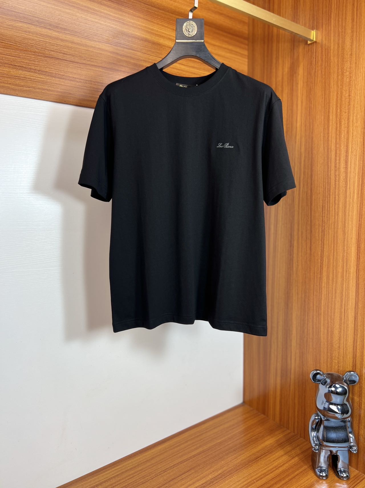 NO:480141,LP Spring and summer new products, complete three standards, round neck pure cotton short-sleeved T-shirt, no need to introduce too much good products, look at the details, counter code M-XXXL /140 suggestions L,,loro piana, T-shirt,tees, t-shirt,alexander wang19860909LP 春夏新品 三标齐全 圆领纯棉短袖T恤 好货不用过多介绍 看细节 专柜码数M-XXXL /140建议L,,loro piana,T-shirt,tees，t-shirt,alexander wang,Men's clothing