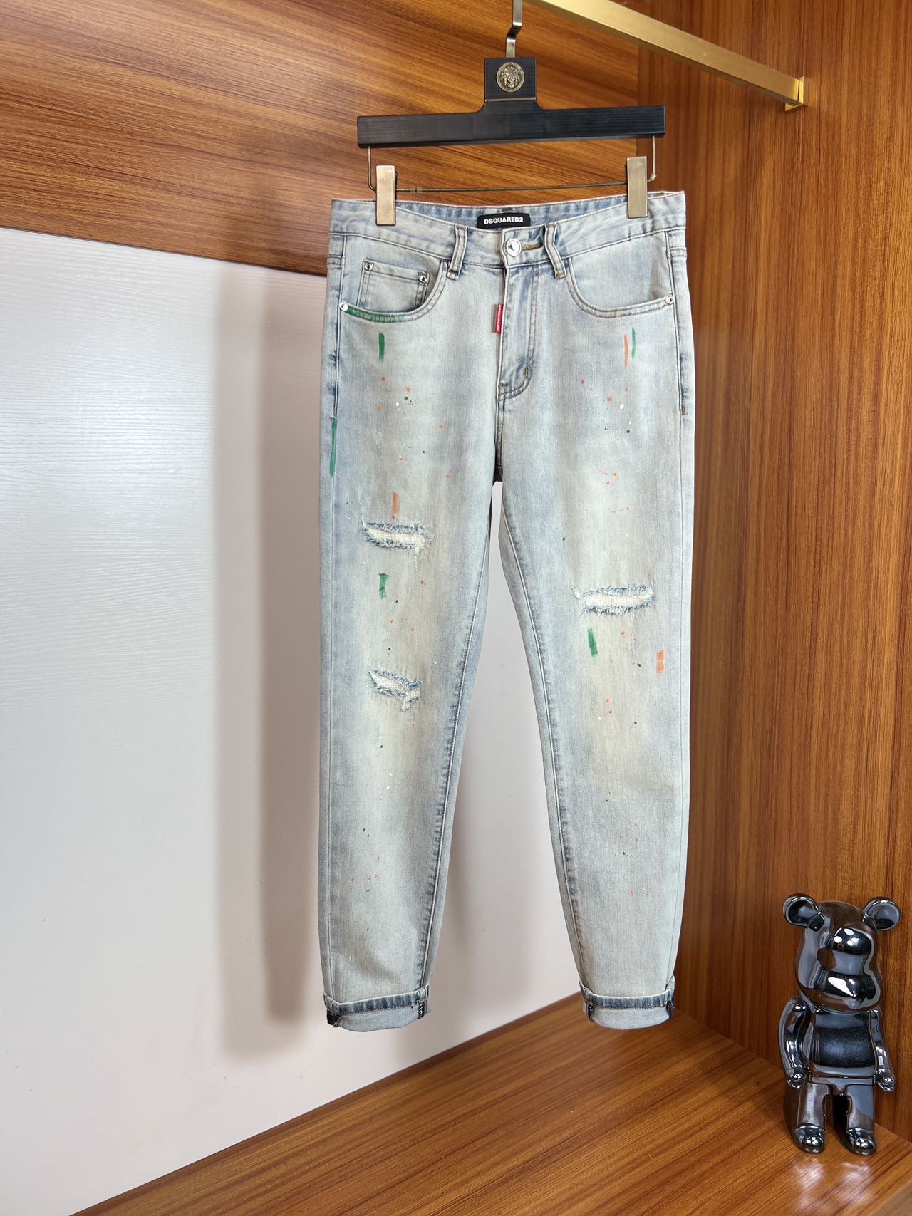 NO:480164,DQ2 Spring and summer new products, complete three standards, jeans, good products, don't need to introduce too much, look at the details, counter number 29-38, 175/140, upper body 32, jeans, alexander wang19860909DQ2 春夏新品 三标齐全 牛仔裤 好货不用过多介绍 看细节 专柜码数29-38 175/140上身32码,,jeans,alexander wang,Men's clothing