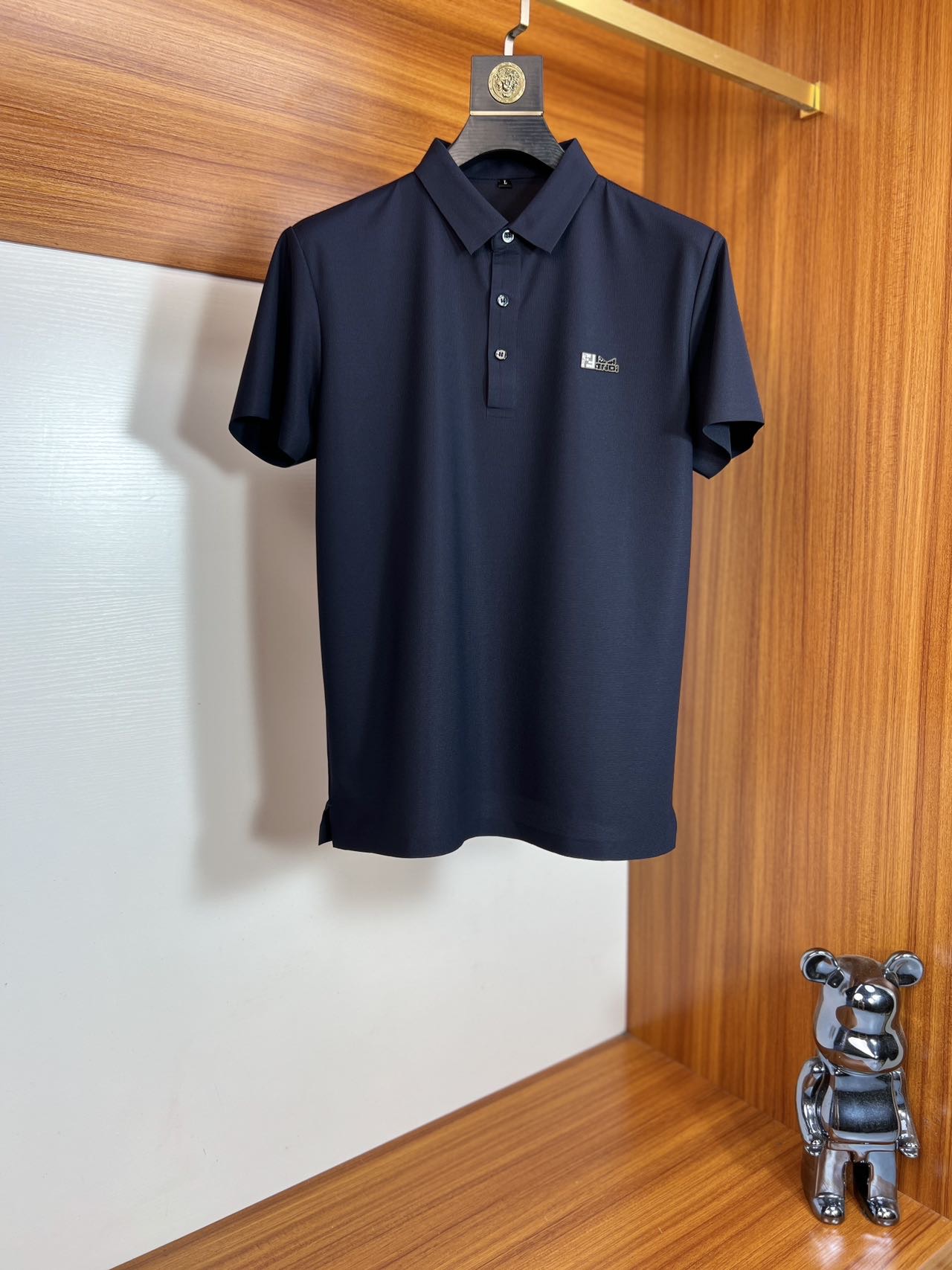 NO:483719,Fendi/Fendi 2025 spring and summer new product, complete three standards, lapel short-sleeved Polo shirt, good products do not need to be introduced too much, look at the details, counter number M-4XL 175/140 Suggestions, L, fendi, fendi, T-shirt, alexander wang19860909Fendi/芬迪 2025春夏新品 三标齐全 翻领短袖Polo衫 好货不用过多介绍 看细节 专柜码数M-4XL 175/140建议L,,fendi,fendi,T-shirt,alexander wang,Men's clothing