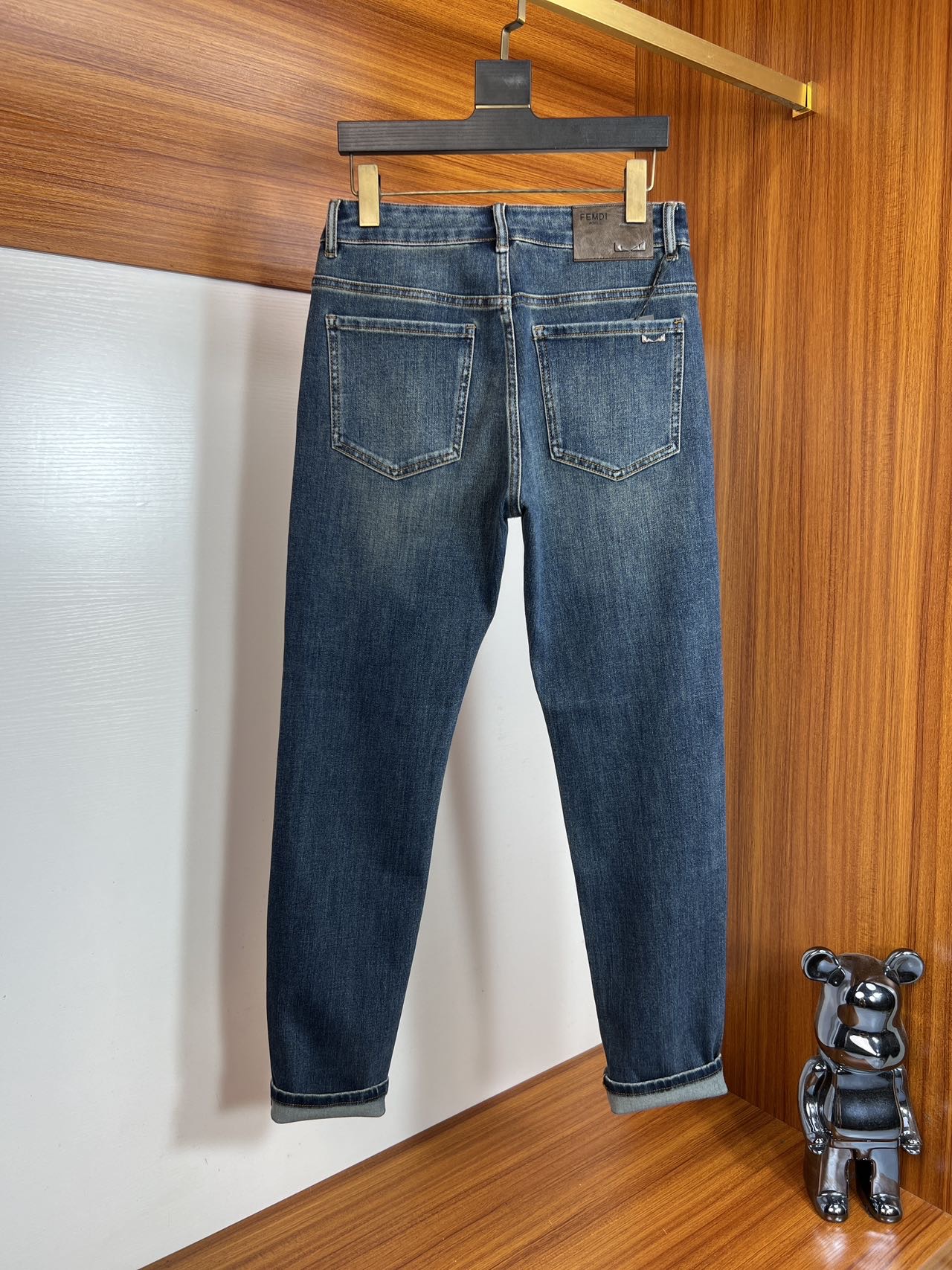 NO:570190,Fendi/Fendi 2025 autumn and winter new products, complete with three labels, jeans, good products, no need to introduce too much, look at the details, counter size 29-38/140 upper body size 32,,fendi,fendi,jeans,alexander wang19860909Fendi/芬迪 2025秋冬新品 三标齐全 牛仔裤 好货不用过多介绍 看细节 专柜码数29-38 /140上身32码,,fendi,fendi,jeans,alexander wang,Men's clothing