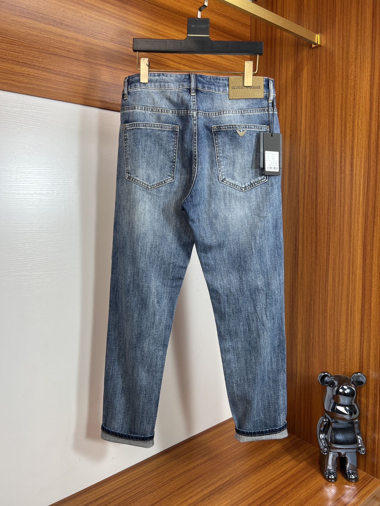 NO:570170,Armani/Armani 2025 autumn and winter new products, complete with three labels, jeans, good products, no need to introduce too much, look at the details, counter size 29-38/140, upper body size 32,,armani,armani,jeans,alexander wang19860909Armani/阿玛尼 2025秋冬新品 三标齐全 牛仔裤 好货不用过多介绍 看细节 专柜码数29-38 /140上身32码,,armani,armani,jeans,alexander wang,Men's clothing