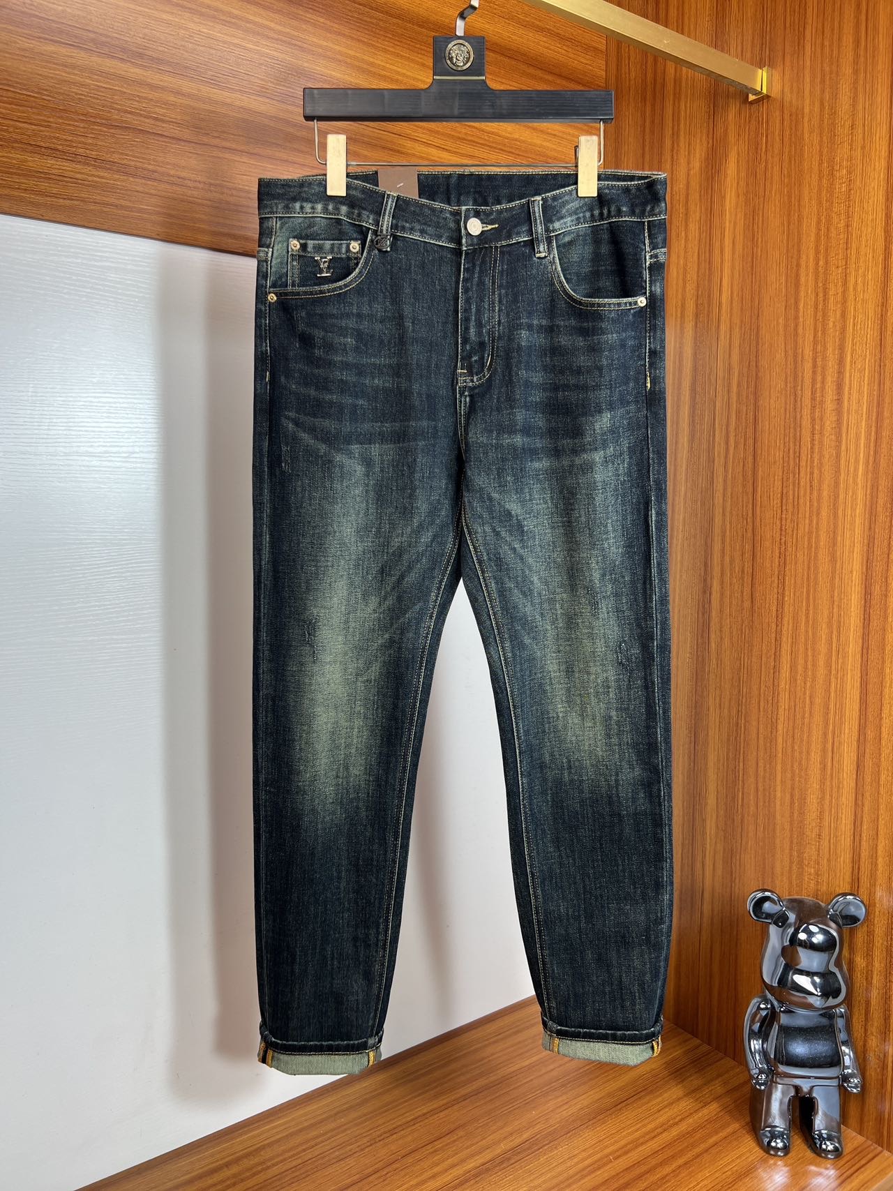 NO:500497,LV/Louis Vuitton 2025 Spring and Summer New Products, Complete Three Standards, Jeans, Good Goods, Don't need to be introduced too much, Look at the details, Counter codes 29-38, 175/140, 32 upper body sizes,,louis vuitton,louis vuitton,jeans,alexander wang19860909LV/路易威登 2025春夏新品 三标齐全 牛仔裤 好货不用过多介绍 看细节 专柜码数29-38 175/140上身32码,,louis vuitton,louis vuitton,jeans,alexander wang,Men's clothing