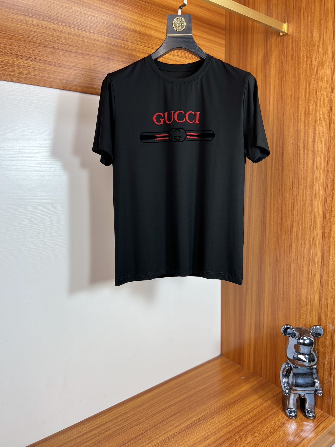 NO:500500,Gucci/Gucci New products for spring and summer 2025 are available in new products, complete three standards, mercerized cotton round neck short-sleeved T-shirt. Don’t need to introduce too much good products. Look at the details. Counter code M-6XL 175/Suggested XL slim fit, gucci, T-shirt, tees, t-shirt, alexander wang19860909Gucci/古奇 2025年春夏新品上新 三标齐全 丝光棉圆领短袖T恤 好货不用过多介绍 看细节 专柜码数M-6XL 175/建议XL 修身版型,,gucci,T-shirt,tees，t-shirt,alexander wang,Men's clothing