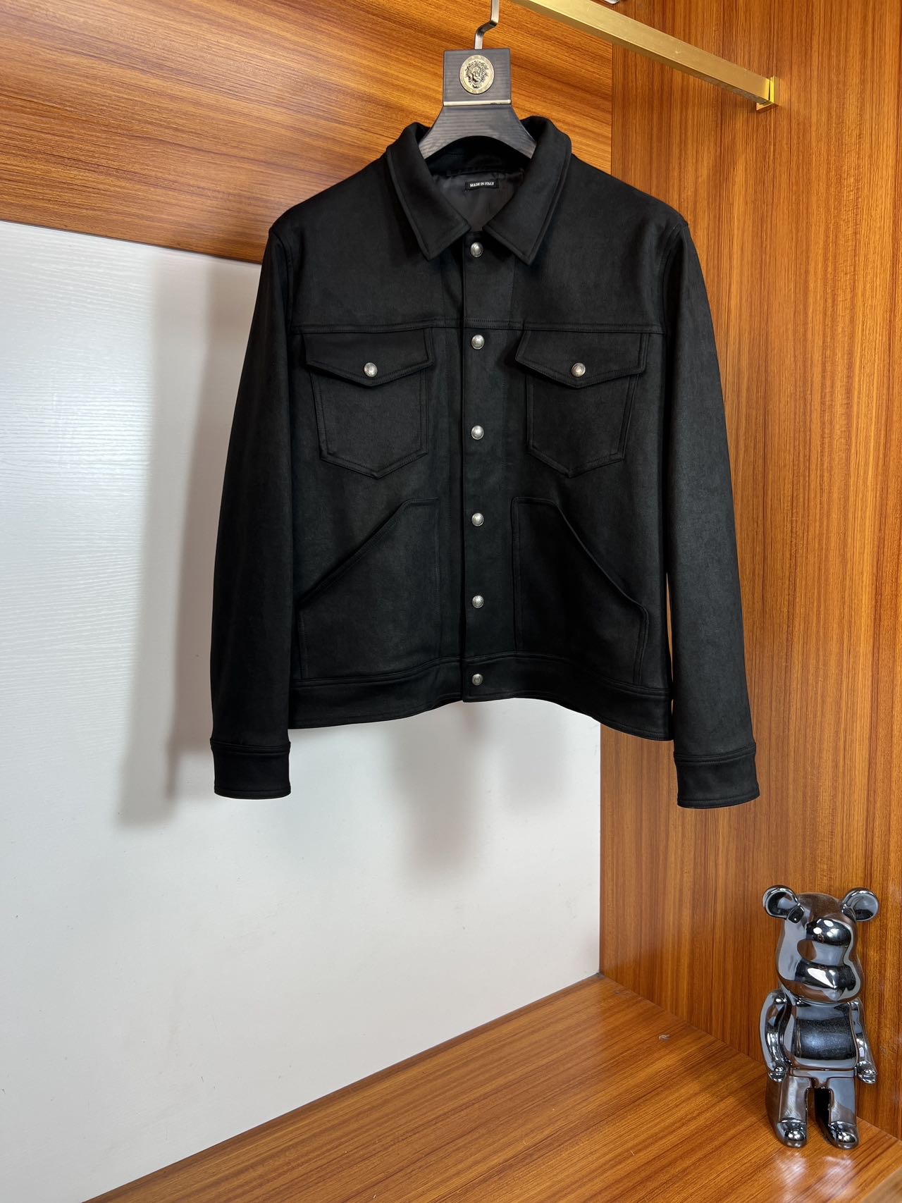 NO:521743,TF 2025 Spring and Summer New Products are available, complete three standards, thick deer velvet leather jacket, no need to introduce too much good products, look at the details, counter number M-XXL 175/140 Suggestions L,,tom ford, jackets & coats,alexander wang19860909TF 2025年春夏新品上新 三标齐全 厚款鹿绒皮夹克 好货不用过多介绍 看细节 专柜码数M-XXL 175/140建议L,,tom ford,jackets & coats,alexander wang,Men's clothing