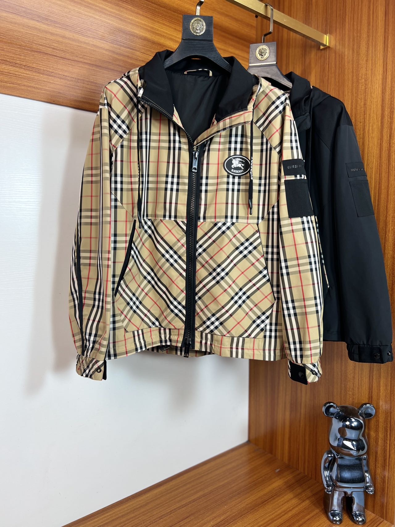 NO:521746,Burberry/Burberry New products for spring and summer 2025 are available in new products, complete three standards, jackets and cotton are added inside, good products do not need to be introduced too much, look at the details, counter number M-XXXL 175/140 Suggestions,,burberry,burberry,jackets & coats,jackets & coats,alexander wang19860909Burberry/巴宝莉 2025年春夏新品上新 三标齐全 夹克外套内里加棉 好货不用过多介绍 看细节 专柜码数M-XXXL 175/140建议L,,burberry,burberry,jackets & coats,jackets & coats,alexander wang,Men's clothing