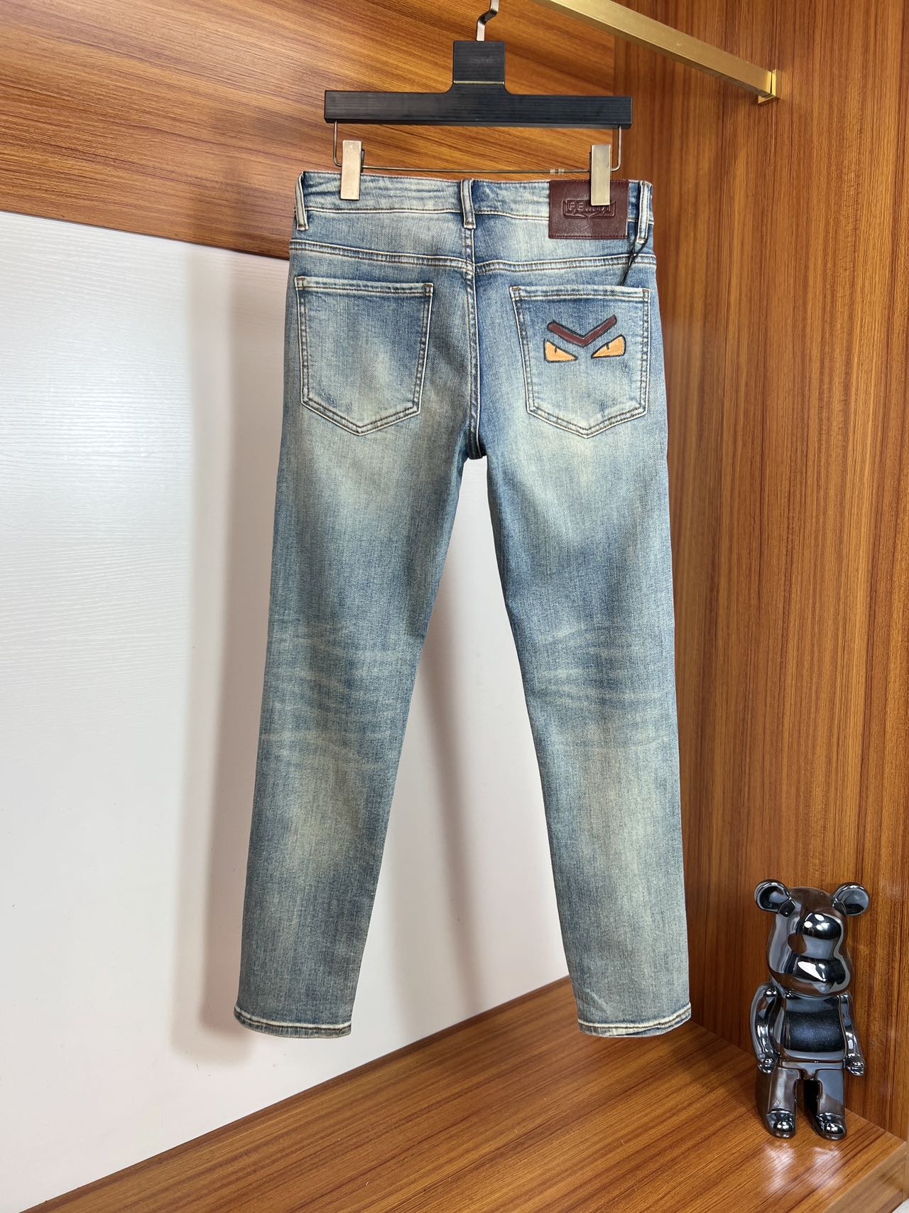 NO:538901,Fendi/Fendi 2025 Spring and Summer New Products, Complete Three Standards, Jeans, Don’t need to introduce too much good products, look at the details, the counter number is 29-38 / 140 upper body 32,,fendi,fendi,jeans,alexander wang19860909Fendi/芬迪 2025春夏新品 三标齐全 牛仔裤 好货不用过多介绍 看细节 专柜码数29-38 /140上身32码,,fendi,fendi,jeans,alexander wang,Men's clothing