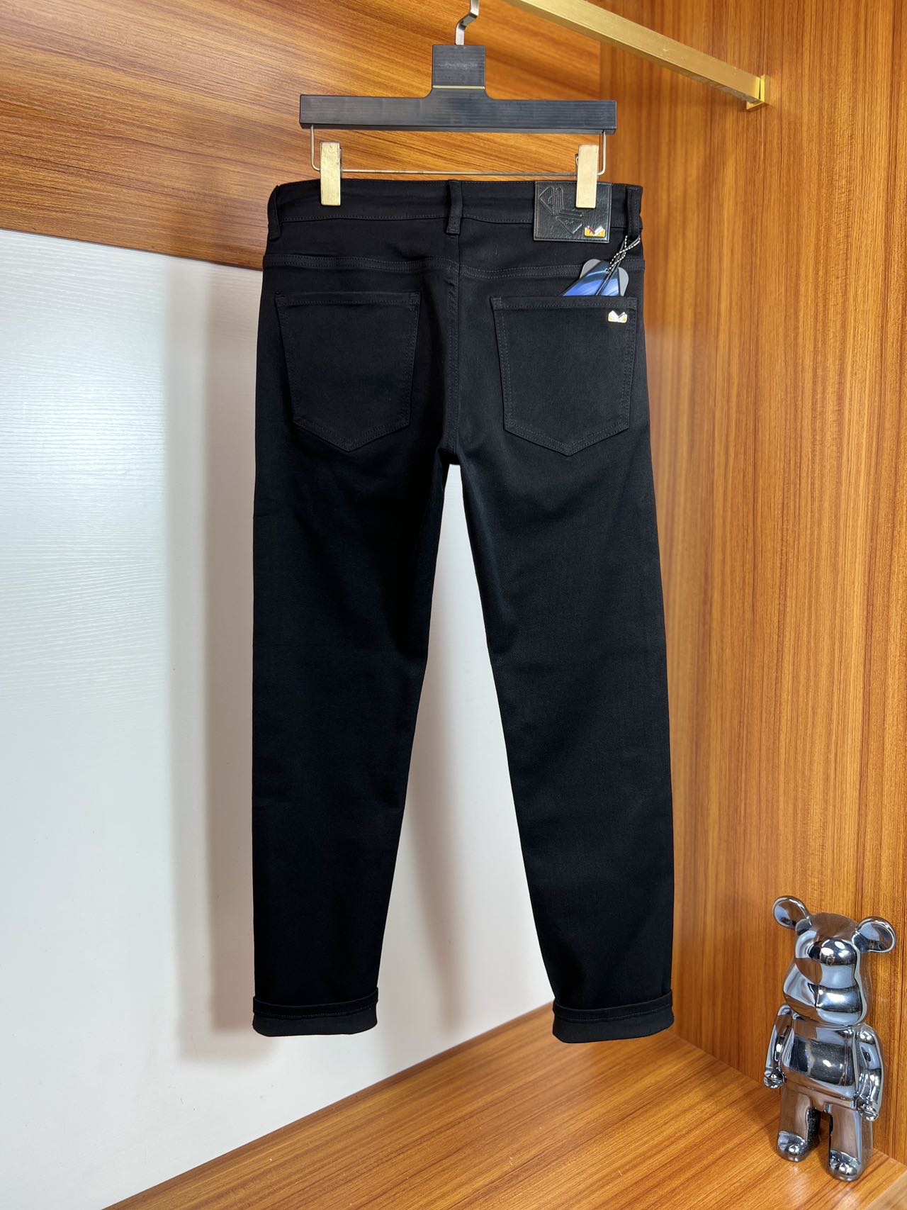 NO:522926,Fendi/Fendi 2025 autumn and winter new products, complete three standards, jeans, good products, don't need to be introduced too much, look at the details, counter number 29-38, 175/140 upper body 32,,fendi,fendi,jeans,alexander wang19860909Fendi/芬迪 2025秋冬新品 三标齐全 牛仔裤 好货不用过多介绍 看细节 专柜码数29-38 175/140上身32码,,fendi,fendi,jeans,alexander wang,Men's clothing