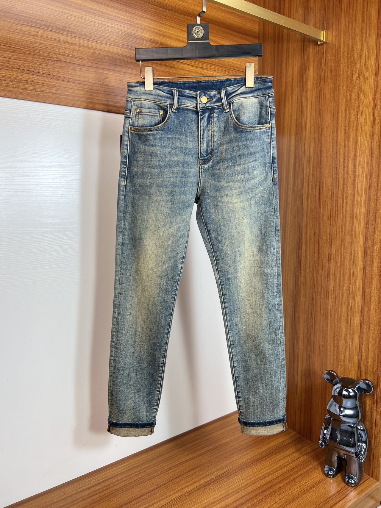 NO:522928,Queen Mother of the Czech Republic 2025 autumn and winter new products, complete three standards, jeans, good products, don’t need to introduce too much, look at the details, counter number 29-38, 175/140 upper body 32, jeans, alexander wang19860909西太后 2025秋冬新品 三标齐全 牛仔裤 好货不用过多介绍 看细节 专柜码数29-38 175/140上身32码,,jeans,alexander wang,Men's clothing