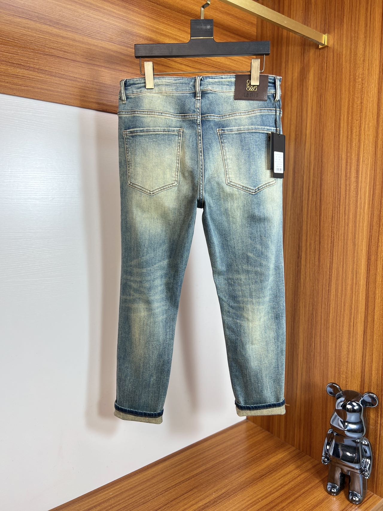 NO:522932,Loewe/Luo Yiwei 2025 autumn and winter new products, complete three standards, jeans, good products, don't need to introduce too much, look at the details, counter number 29-38, 175/140 upper body 32,,loewe,loewe,jeans,alexander wang19860909Loewe/罗意威 2025秋冬新品 三标齐全 牛仔裤 好货不用过多介绍 看细节 专柜码数29-38 175/140上身32码,,loewe,loewe,jeans,alexander wang,Men's clothing