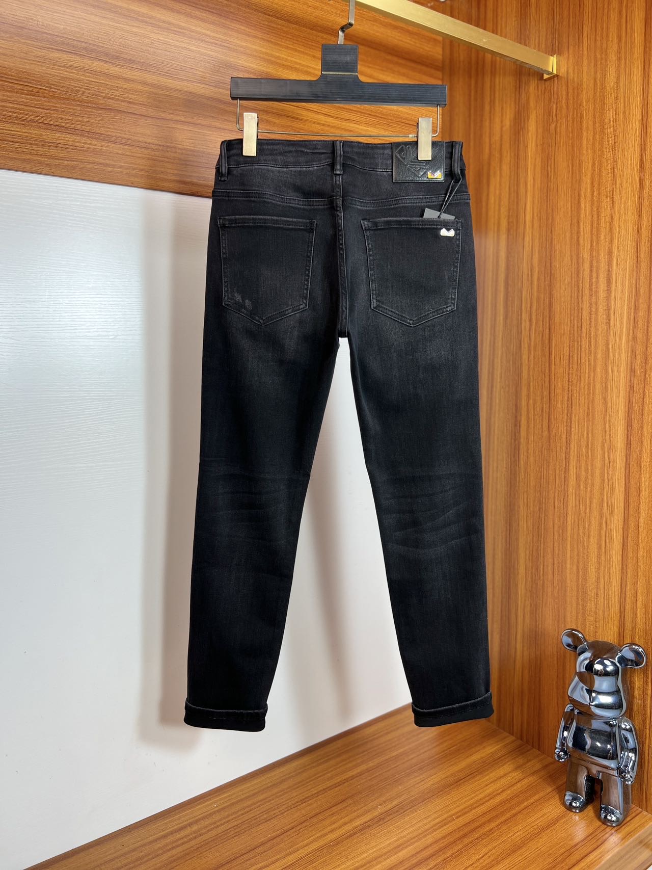 NO:522934,Fendi/Fendi 2025 autumn and winter new products, complete three standards, jeans, good products, don't need to be introduced too much, look at the details, counter number 29-38, 175/140 upper body 32,,fendi,fendi,jeans,alexander wang19860909Fendi/芬迪 2025秋冬新品 三标齐全 牛仔裤 好货不用过多介绍 看细节 专柜码数29-38 175/140上身32码,,fendi,fendi,jeans,alexander wang,Men's clothing