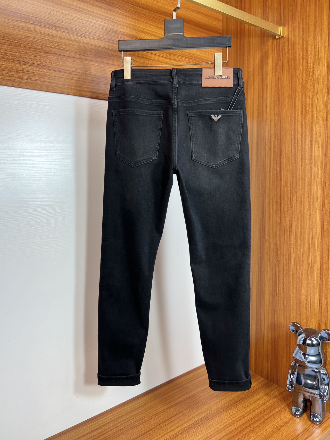 NO:522938,Armani/Armani 2025 autumn and winter new products, complete three standards, jeans, good products, don't need to be introduced too much, look at the details, counter number 29-38, 175/140 upper body 32,,armani,armani,jeans,alexander wang19860909Armani/阿玛尼 2025秋冬新品 三标齐全 牛仔裤 好货不用过多介绍 看细节 专柜码数29-38 175/140上身32码,,armani,armani,jeans,alexander wang,Men's clothing