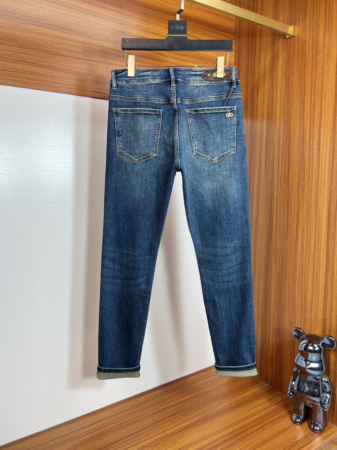 NO:522940,Fendi/Fendi 2025 autumn and winter new products, complete three standards, jeans, good products, don't need to be introduced too much, look at the details, counter number 29-38, 175/140 upper body 32,,fendi,fendi,jeans,alexander wang19860909Fendi/芬迪 2025秋冬新品 三标齐全 牛仔裤 好货不用过多介绍 看细节 专柜码数29-38 175/140上身32码,,fendi,fendi,jeans,alexander wang,Men's clothing