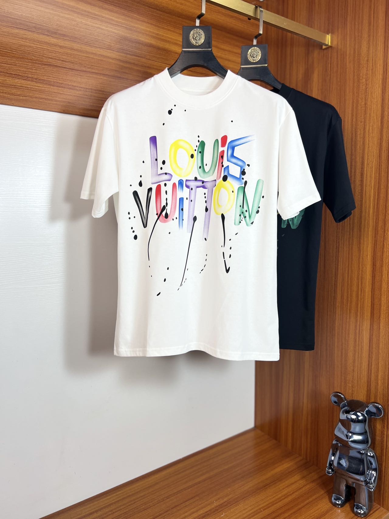 NO:515655,LV/Louis Vuitton 2025 Spring and Summer New Products, Three Standards, Round Neck Pure Cotton Short-Sleeve T-Shirts, Don’t need to introduce too much good products, look at the details, Counter Code M-XXXXL 175/Suggestions,,louis vuitton,louis vuitton,T-shirt,tees,t-shirt,alexander wang19860909LV/路易威登 2025春夏新品 三标齐全 圆领纯棉短袖T恤 好货不用过多介绍 看细节 专柜码数M-XXXXL 175/建议L,,louis vuitton,louis vuitton,T-shirt,tees，t-shirt,alexander wang,Men's clothing