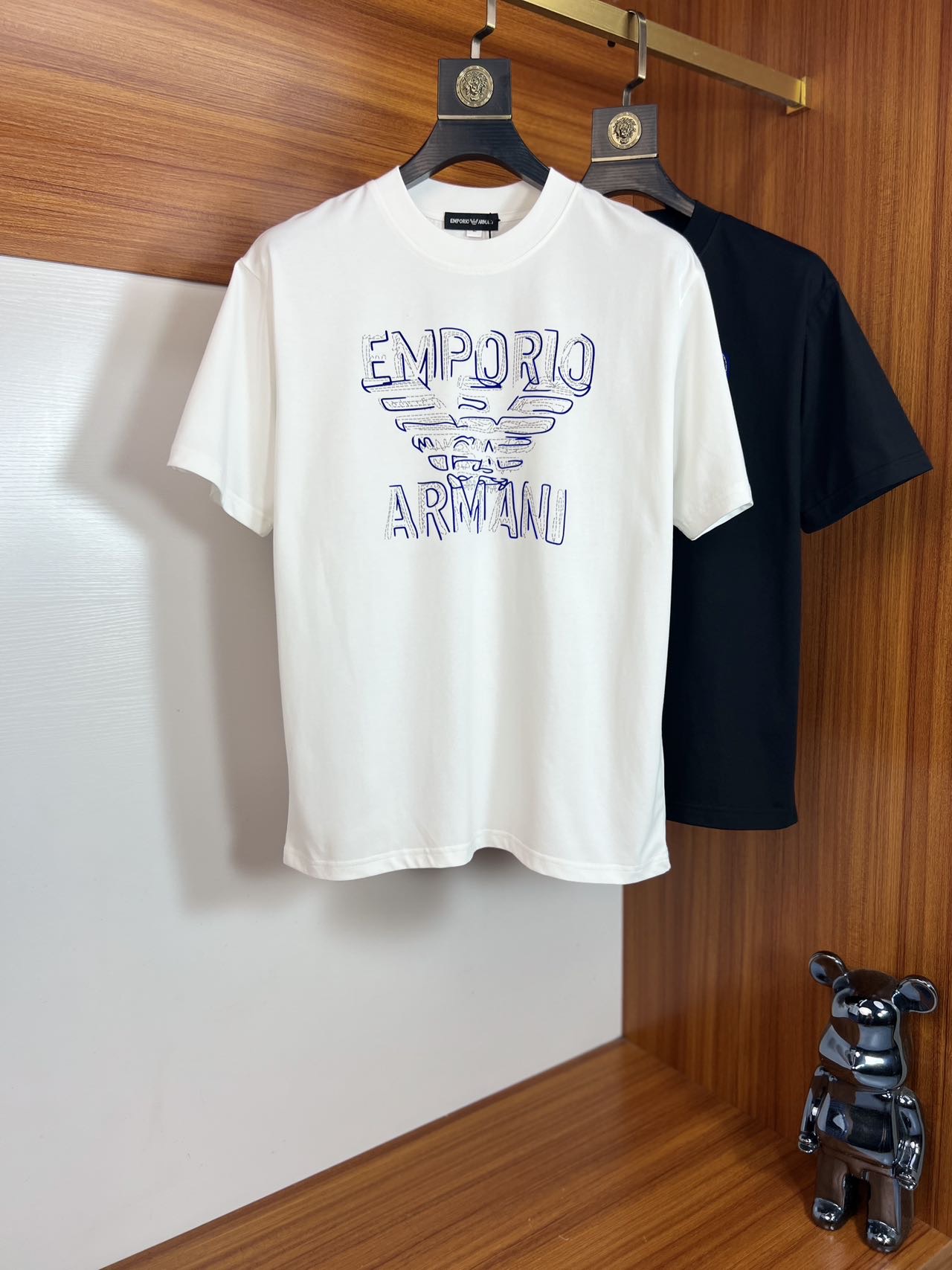 NO:515657,Armani/Armani 2025 spring and summer new product, complete three standards, round neck pure cotton short-sleeved T-shirt, no need to introduce too much good products, look at the details, counter code M-XXXXL 175/Suggestions,,armani,armani,T-shirt,tees,t-shirt,alexander wang19860909Armani/阿玛尼 2025春夏新品 三标齐全 圆领纯棉短袖T恤 好货不用过多介绍 看细节 专柜码数M-XXXXL 175/建议L,,armani,armani,T-shirt,tees，t-shirt,alexander wang,Men's clothing