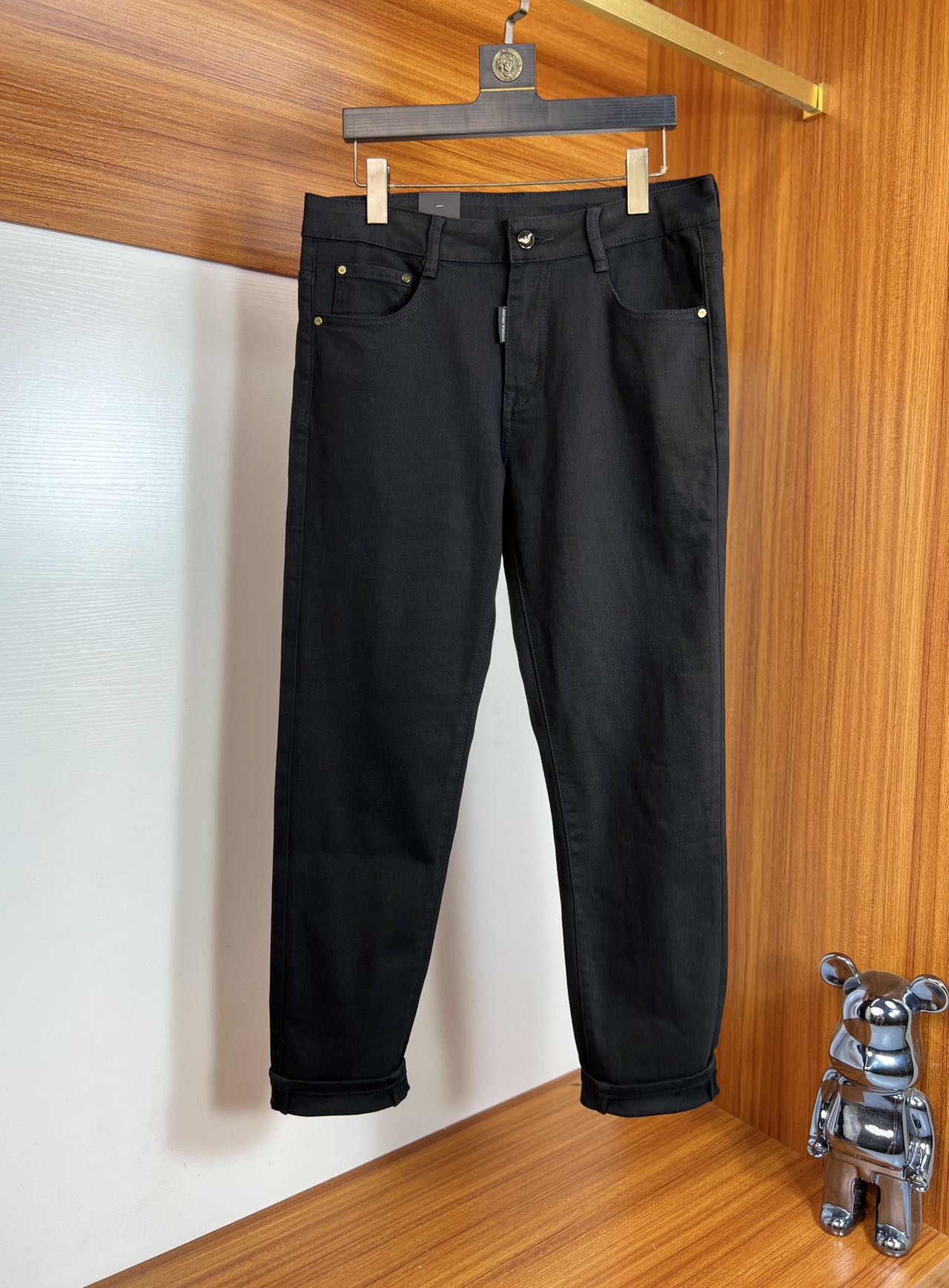 NO:515678,Armani/Armani 2025 autumn and winter new products, complete three standards, jeans, good products, don't need to be introduced too much, look at the details, counter number 29-38, 175/140 upper body 32,,armani,armani,jeans,alexander wang19860909Armani/阿玛尼 2025秋冬新品 三标齐全 牛仔裤 好货不用过多介绍 看细节 专柜码数29-38 175/140上身32码,,armani,armani,jeans,alexander wang,Men's clothing