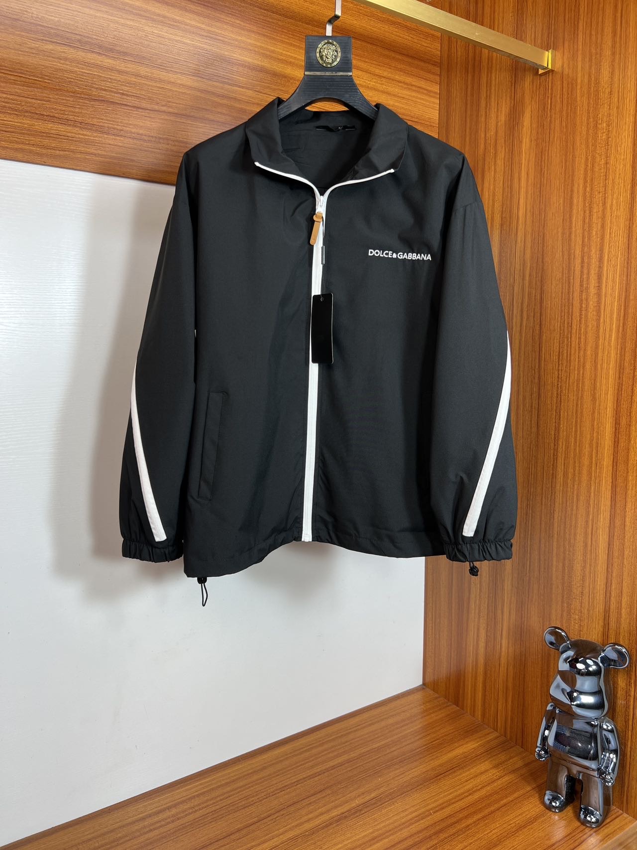 NO:540920,DG/Dolce & Gabbana 2025 new products are available in the autumn and winter. Three standards are complete. Jacket jackets. Don’t need to introduce too much. Look at the details. Counter code M-XXXL/140 suggestions. L, Dolce & Gabbana, jackets & coats, jackets & coats, alexander wang19860909DG/杜嘉班纳 2025年秋冬新品上新 三标齐全 夹克外套 好货不用过多介绍 看细节 专柜码数M-XXXL /140建议L,,Dolce&Gabbana,jackets & coats,jackets & coats,alexander wang,Men's clothing