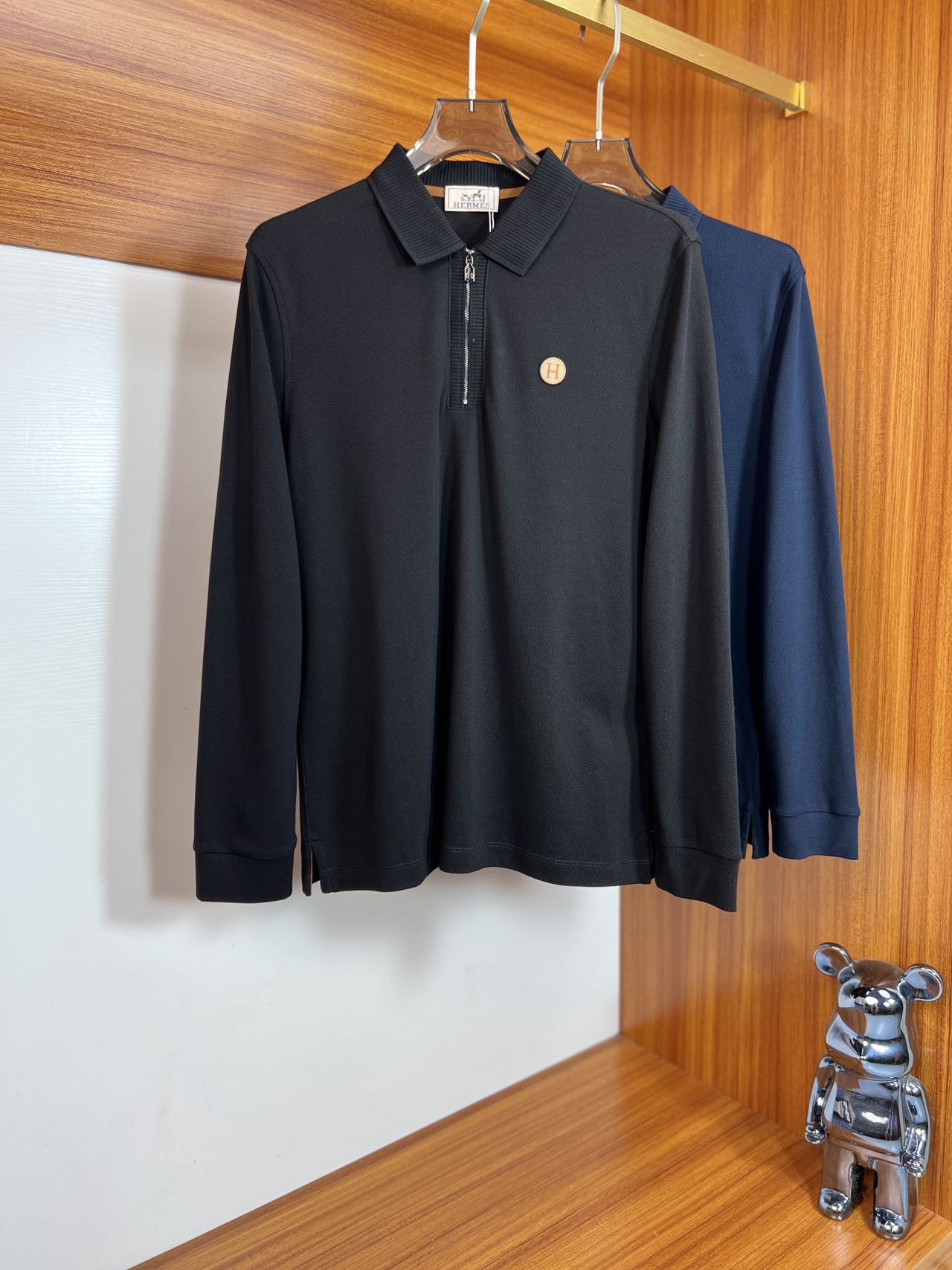 NO:537891,Hermes/Hermes 2025 autumn and winter new products, complete three standards, lapel long-sleeved polo shirt, good products do not need to be introduced too much, look at the details, counter number M-3XL /140 suggestions L,,hermes,hermes,alexander wang19860909Hermes/爱马仕 2025秋冬新品 三标齐全 翻领长袖polo衫 好货不用过多介绍 看细节 专柜码数M-3XL /140建议L,,hermes,hermes,alexander wang,Men's clothing