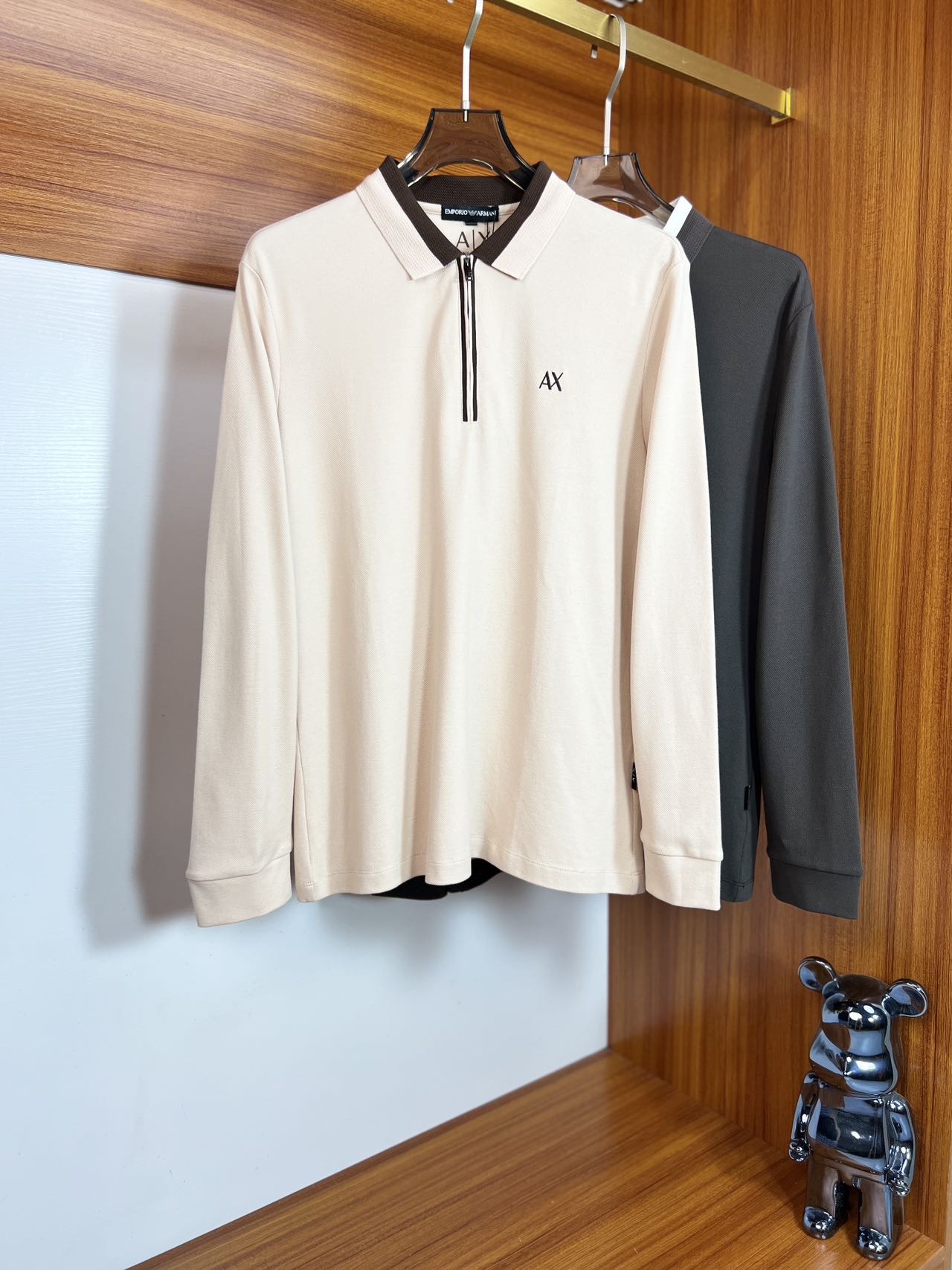 NO:537893,Armani/Armani 2025 autumn and winter new products, complete three standards, lapel long-sleeved polo shirt, good products do not need to be introduced too much, look at the details, counter number M-3XL /140 suggestions L,,armani,armani,alexander wang19860909Armani/阿玛尼 2025秋冬新品 三标齐全 翻领长袖polo衫 好货不用过多介绍 看细节 专柜码数M-3XL /140建议L,,armani,armani,alexander wang,Men's clothing
